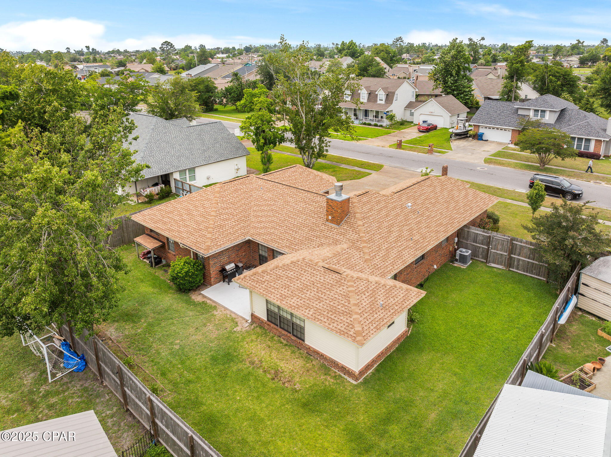 Listing photo id 41 for 2707 Pembroke Drive