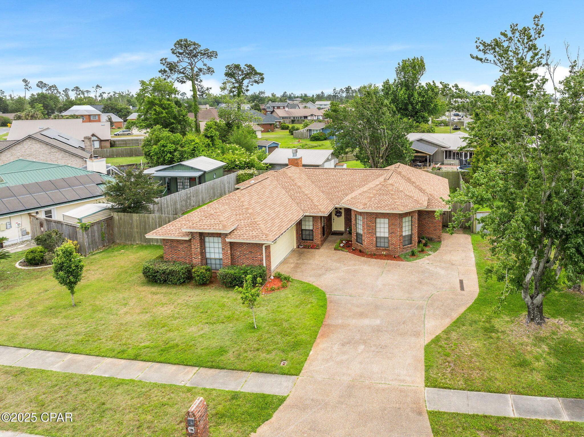 Listing photo id 42 for 2707 Pembroke Drive