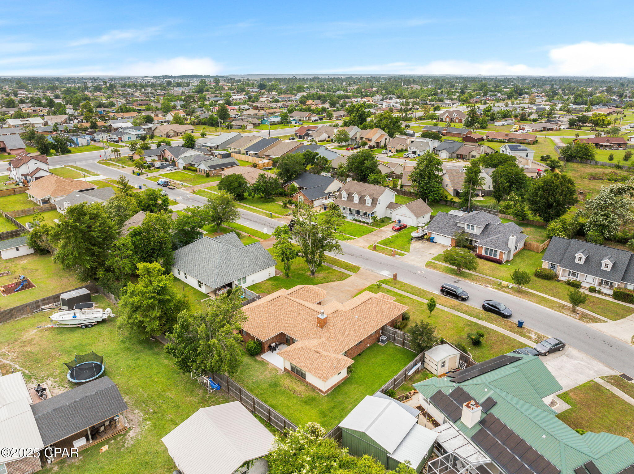 Listing photo id 44 for 2707 Pembroke Drive