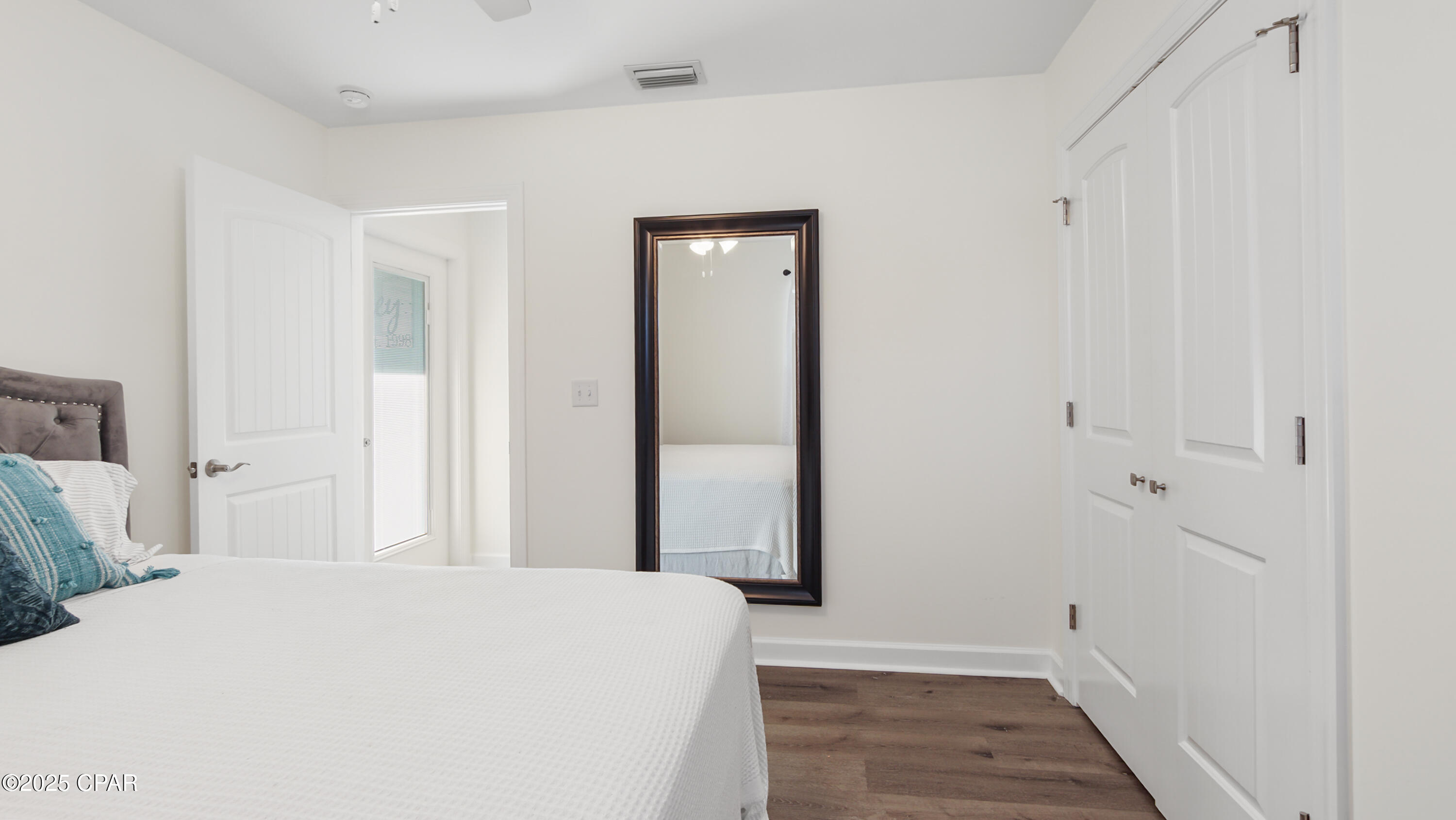 Image 23 For 6418 Beach Drive