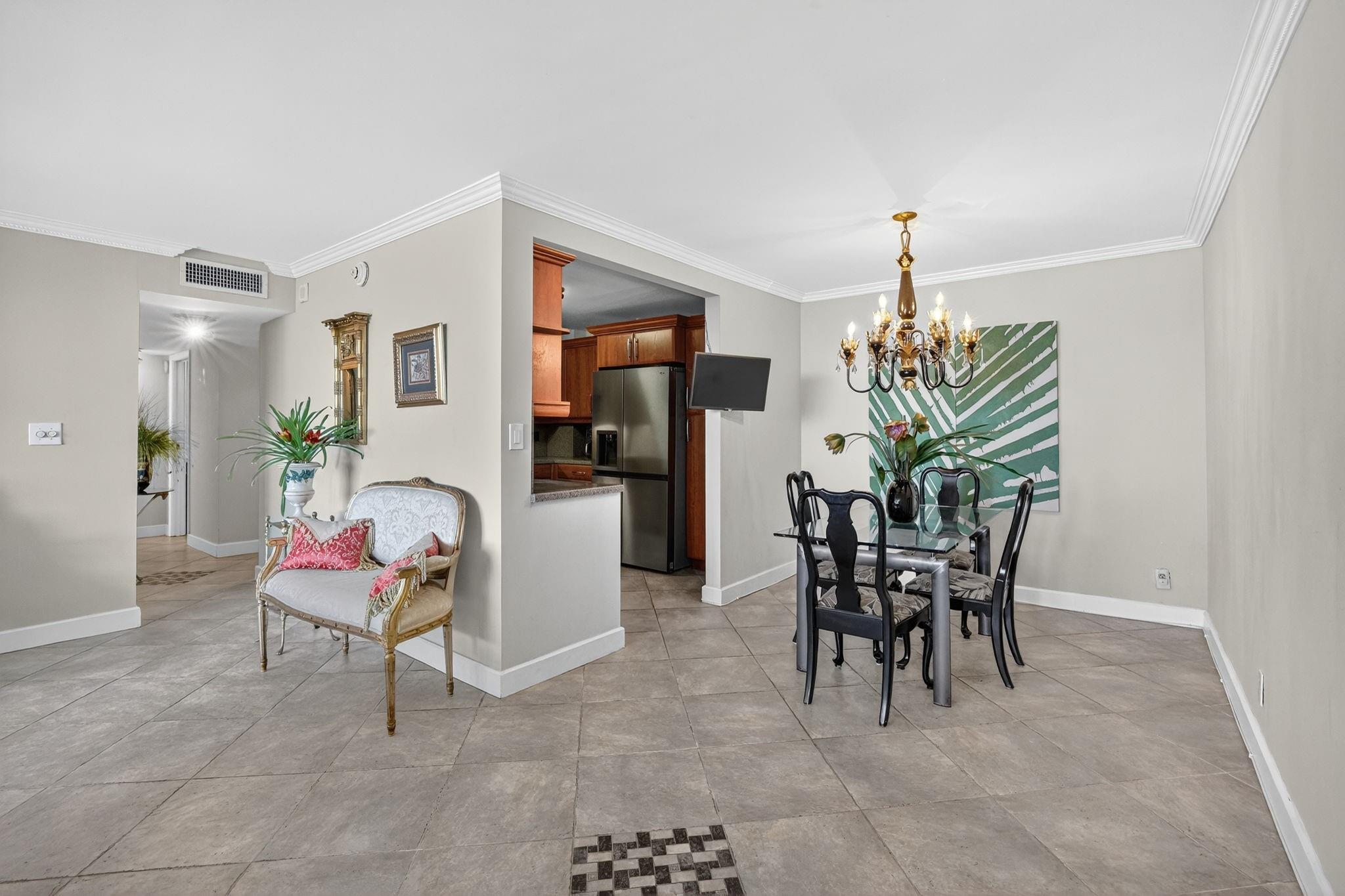 Photo 10 of home located at 1160 N Federal Hwy 716, Fort Lauderdale FL