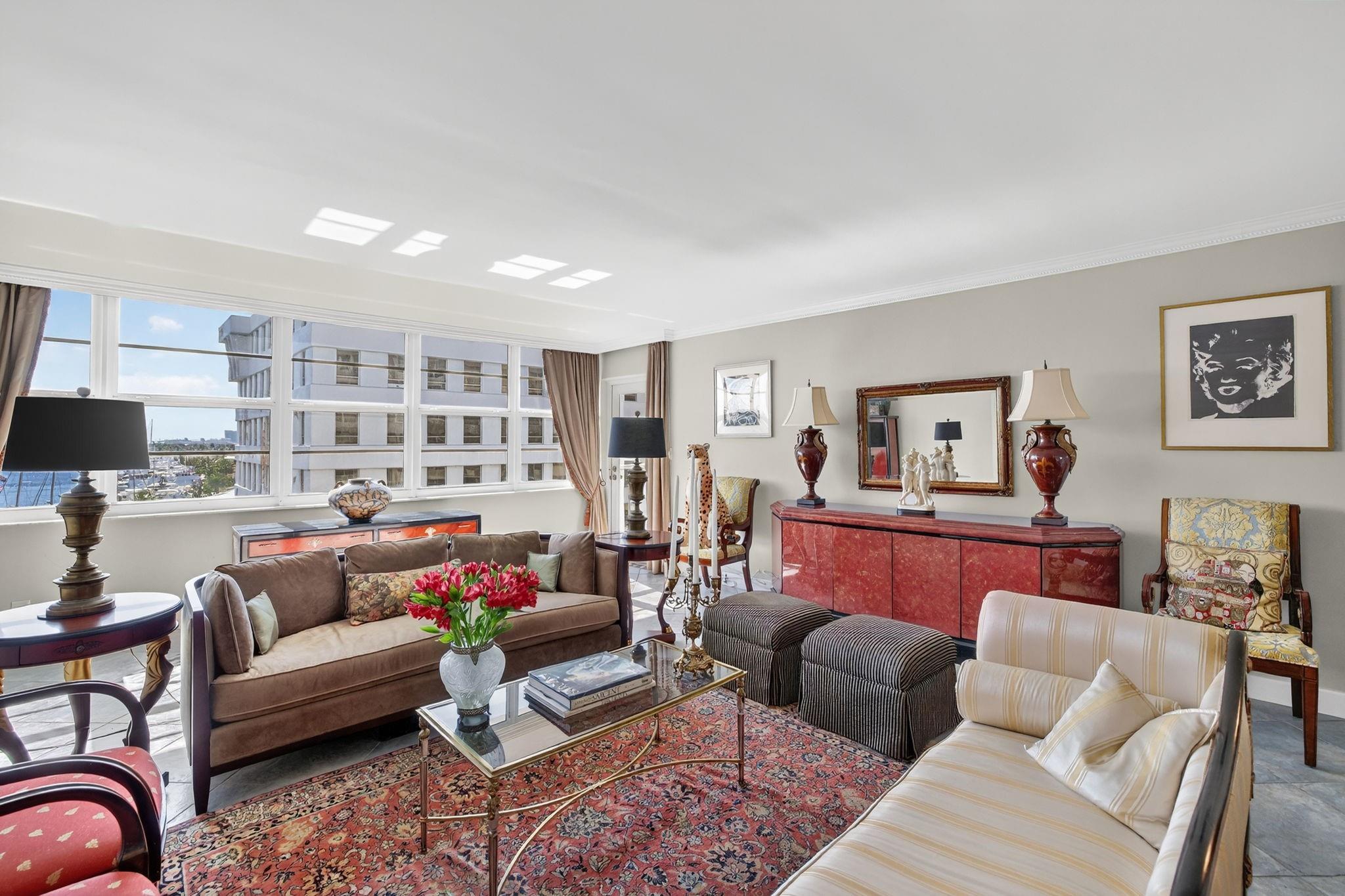 Photo 11 of home located at 1160 N Federal Hwy 716, Fort Lauderdale FL