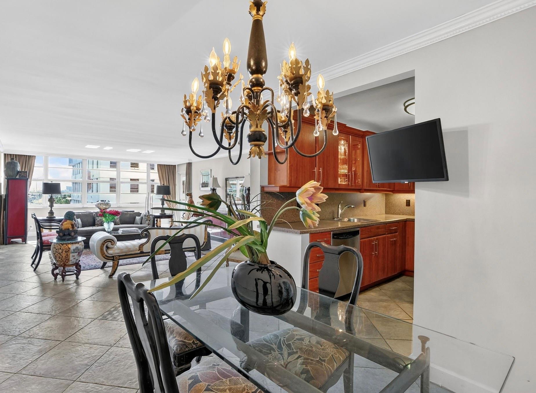 Photo 13 of home located at 1160 N Federal Hwy 716, Fort Lauderdale FL