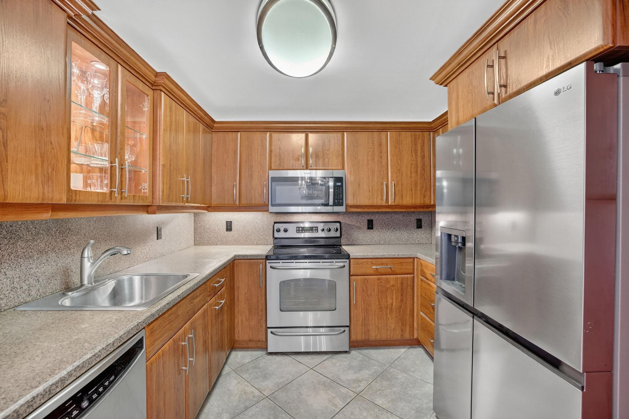 Photo 15 of home located at 1160 N Federal Hwy 716, Fort Lauderdale FL