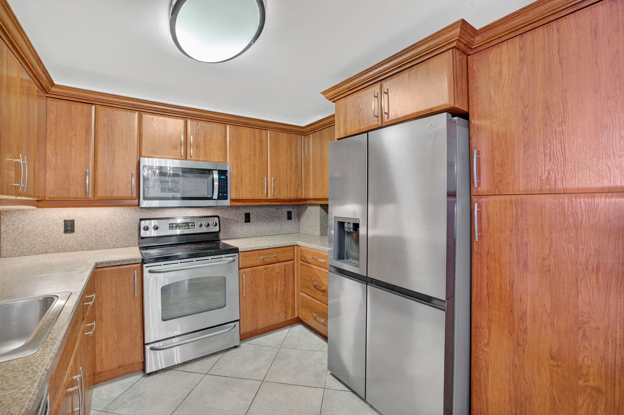 Photo 16 of home located at 1160 N Federal Hwy 716, Fort Lauderdale FL