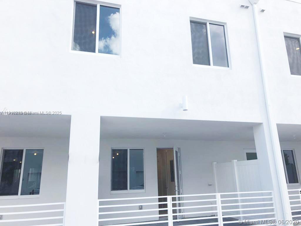 Landmark At Doral Condo N