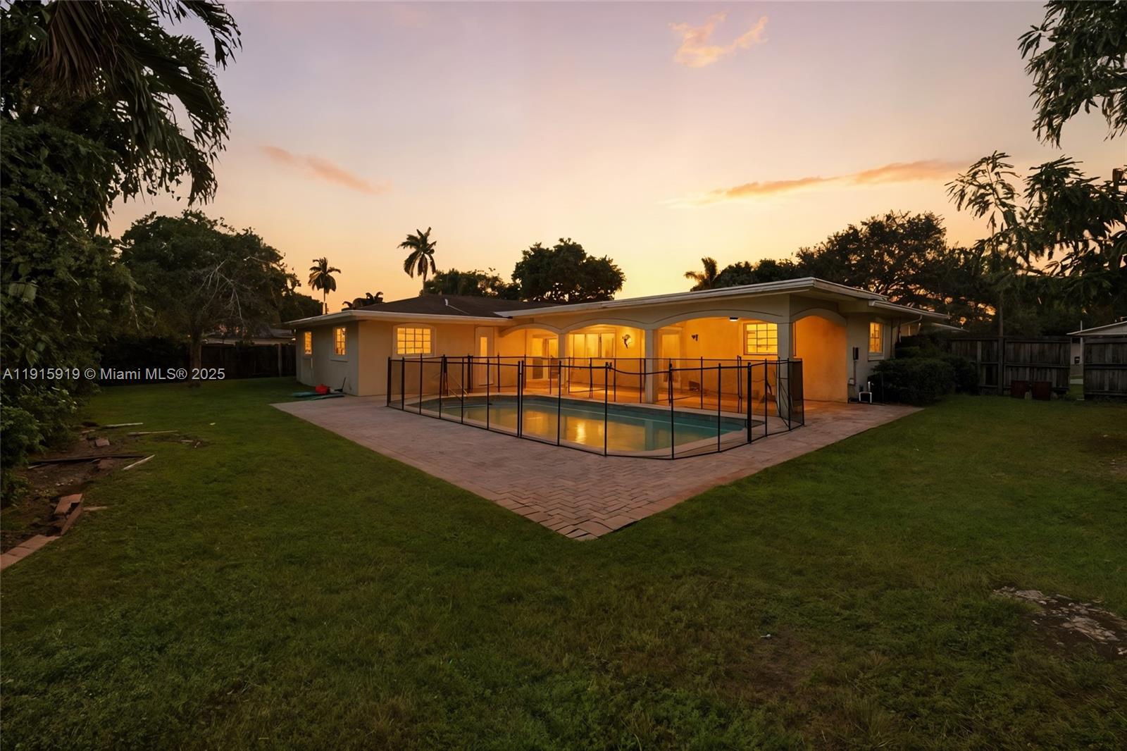 Plantations Secluded Gard