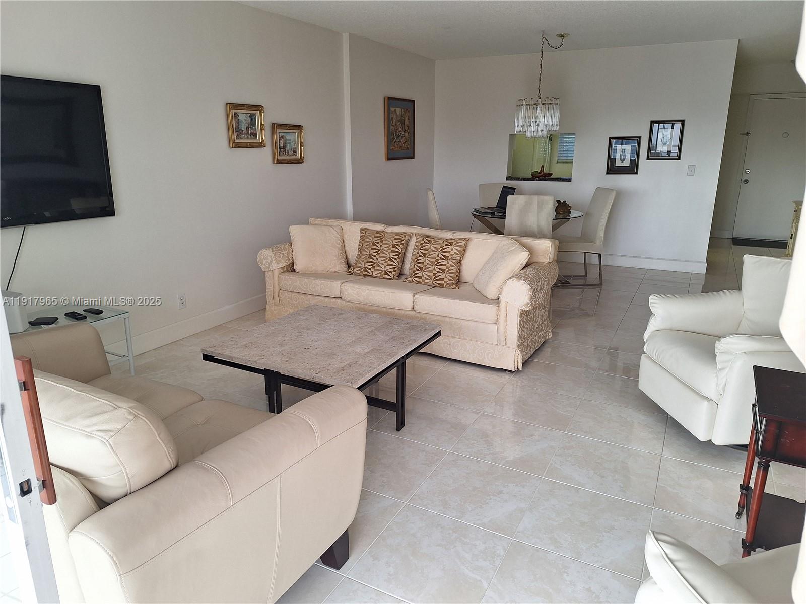 Meadowbrook Lakes Condo