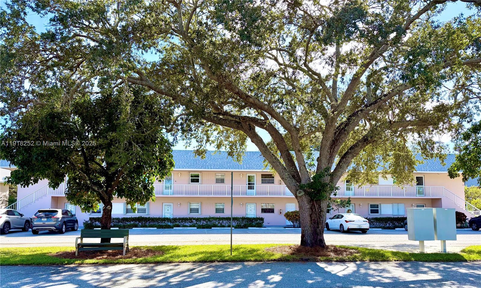 The Little Club Condo