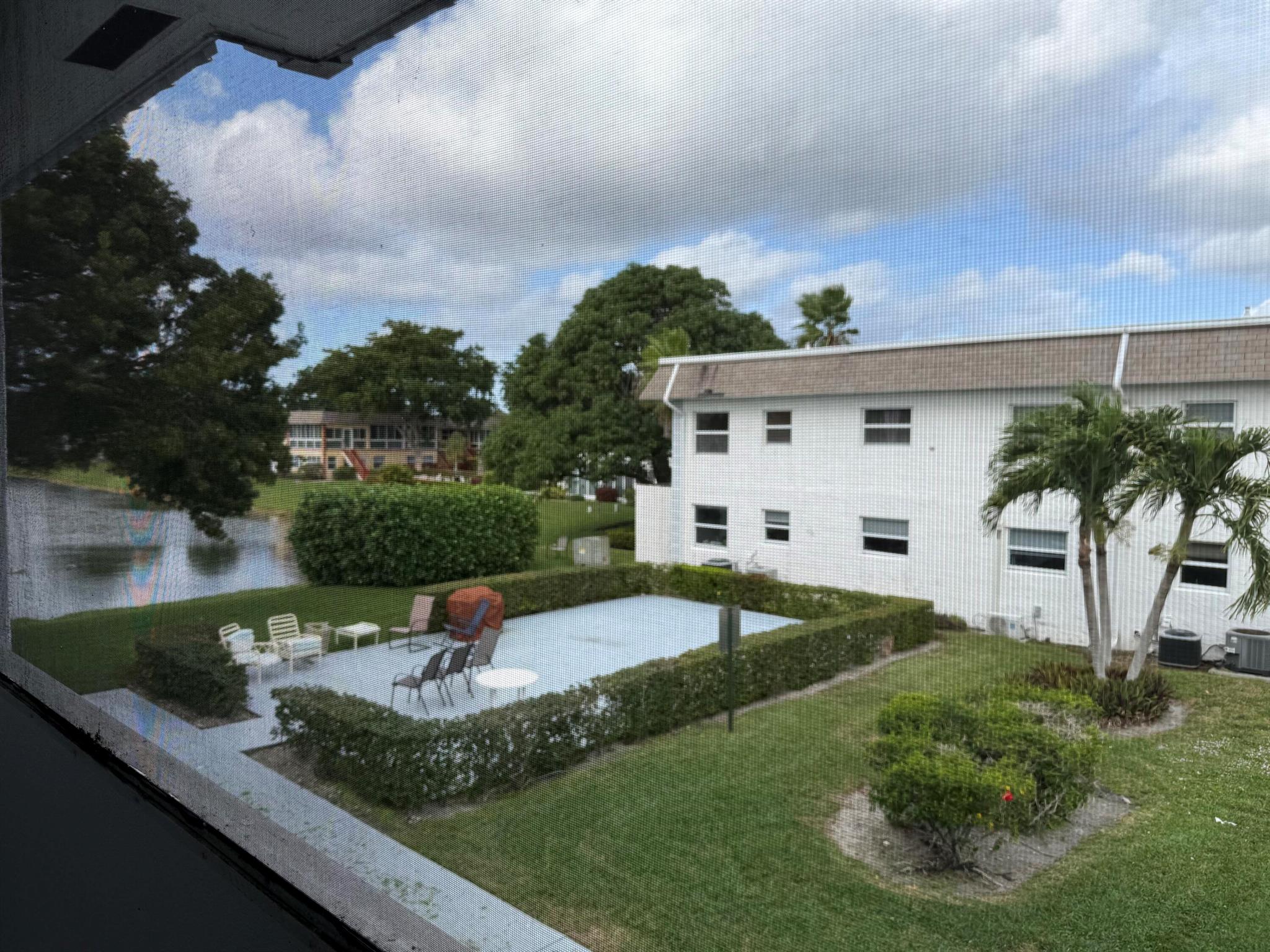 Century - Village Stratfo