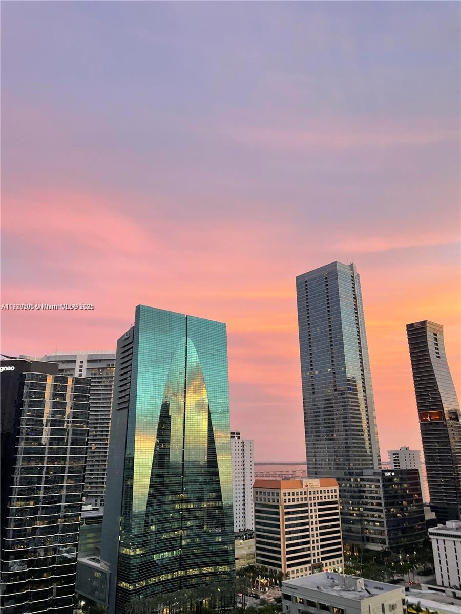 Beautiful CORNER unit apartment located in the heart of Brickell!! Lots of natural light, large unit with spacious rooms + huge balcony were you can enjoy the skyline views!! 1357sqft total. Downstairs you will find 4 great restaurants, plus a lot more within minutes walking distance. 1 mile from Key Biscayne and easy access to i95!!! Building amenities include pool, gym, lounge , 24 hours security, valet parking. Condo HOA includes Internet, water, amenities , parking. Easy to show!