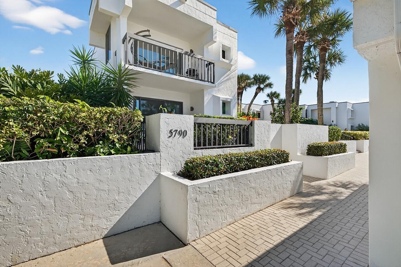 Homes for sale in Indian River Shores, FL | 5700 Hwy A1a #1a, Indian River Shores, FL 32963 | MLS# R11142624