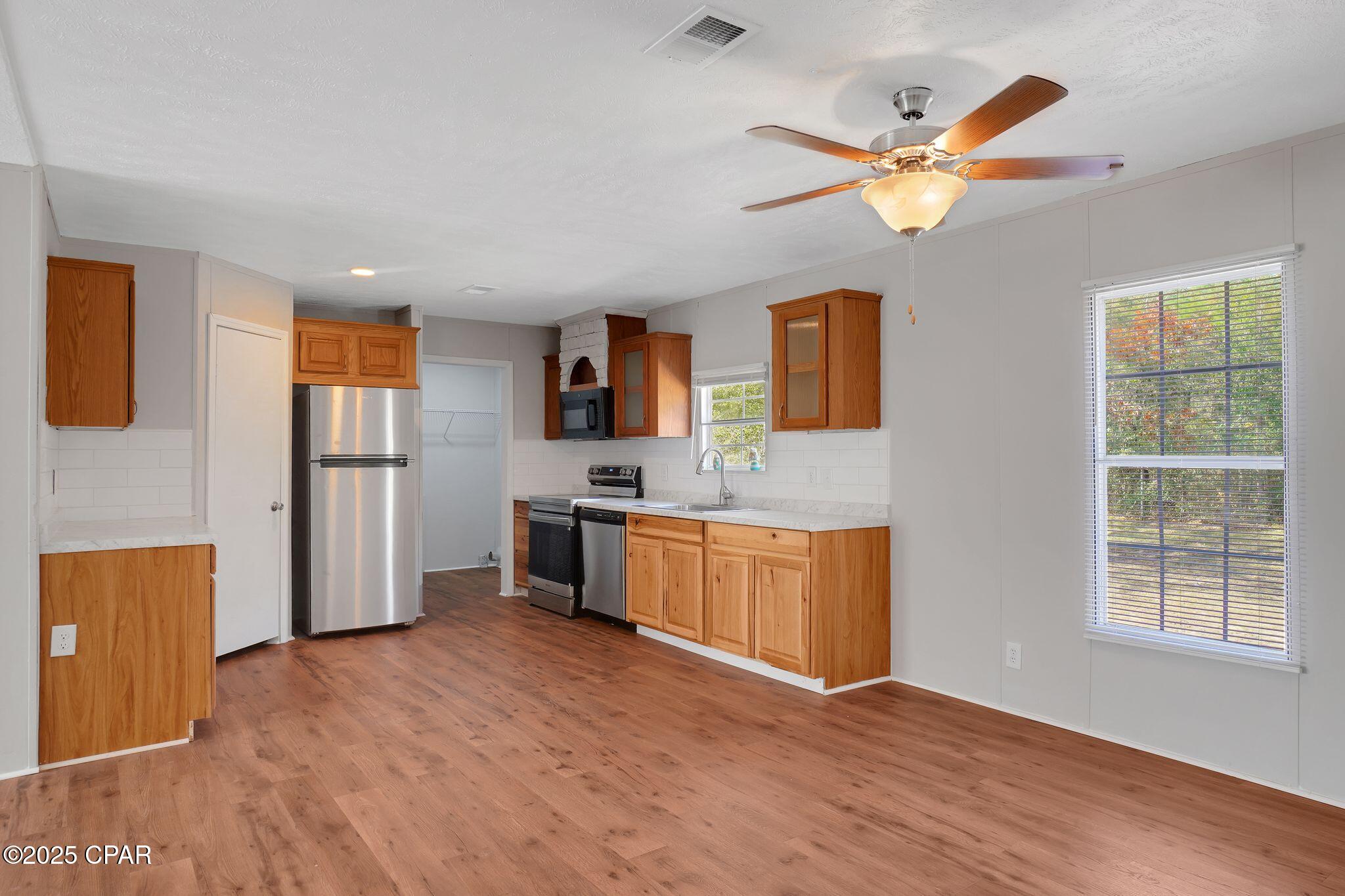 Image 4 For 447 Smith Road