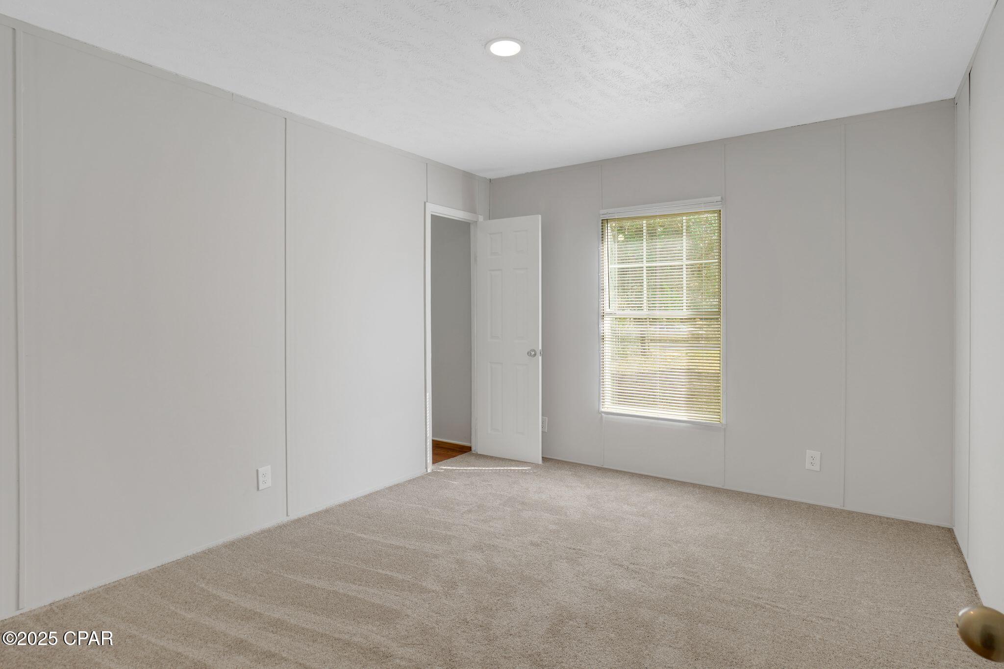 Image 8 For 447 Smith Road