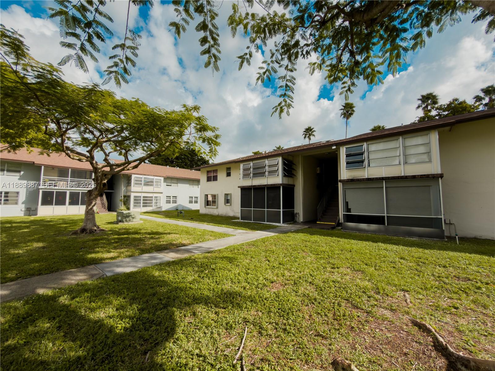 Laurels At Margate Condo