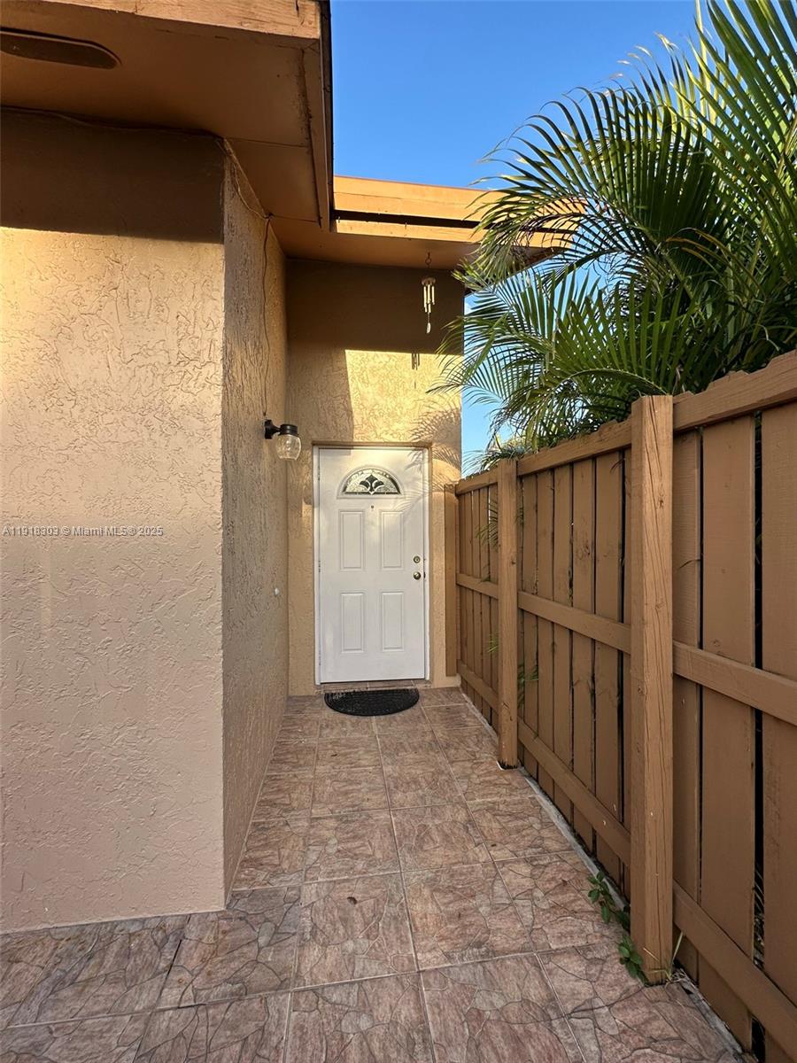 Country Lake Manors Townh