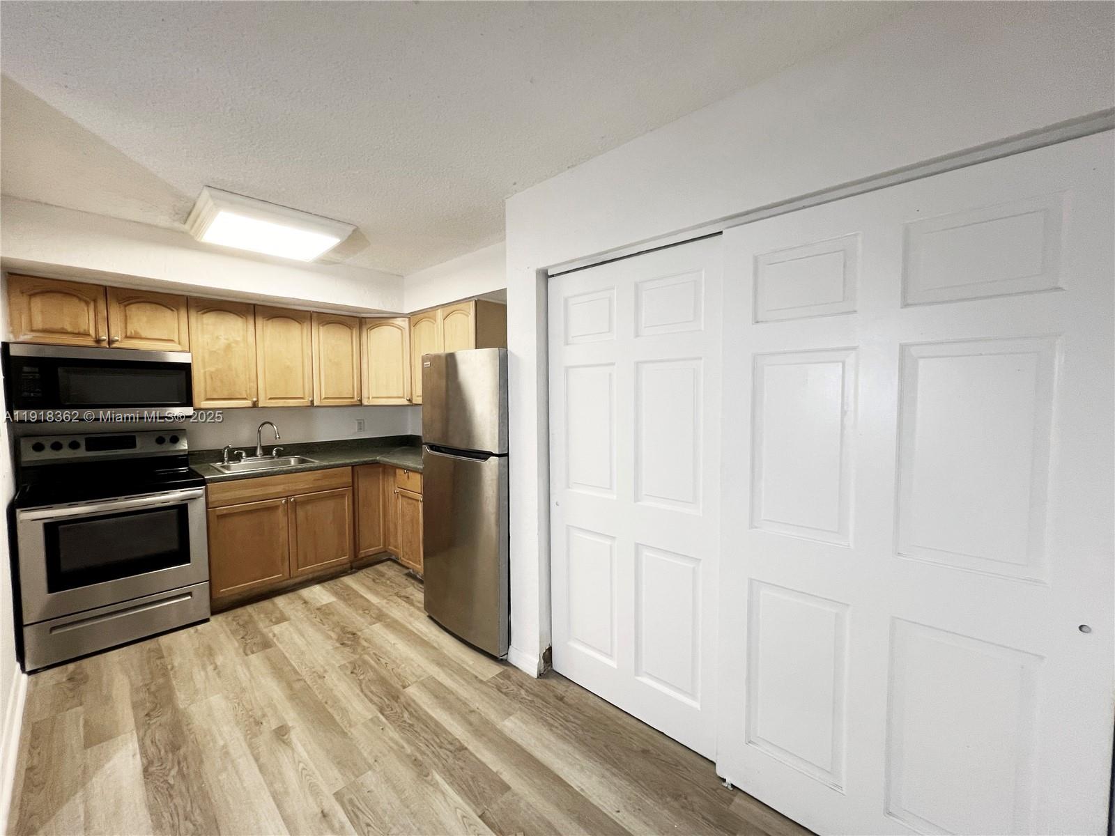 Rockmoor Villa Track