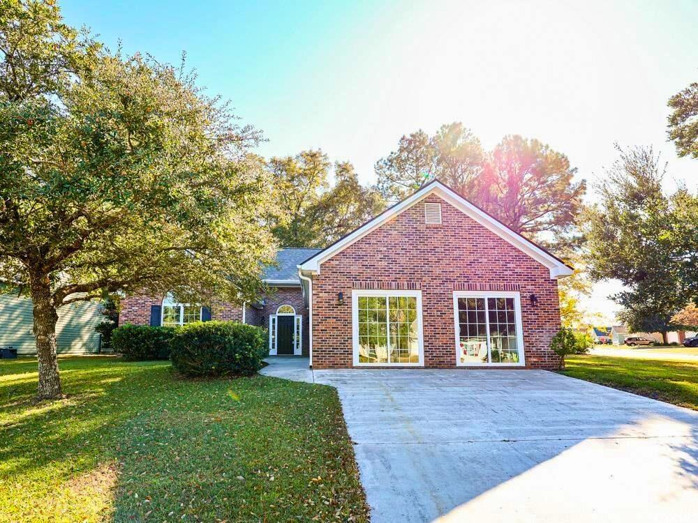 104 Jessica Lakes Dr. Conway, SC 29526