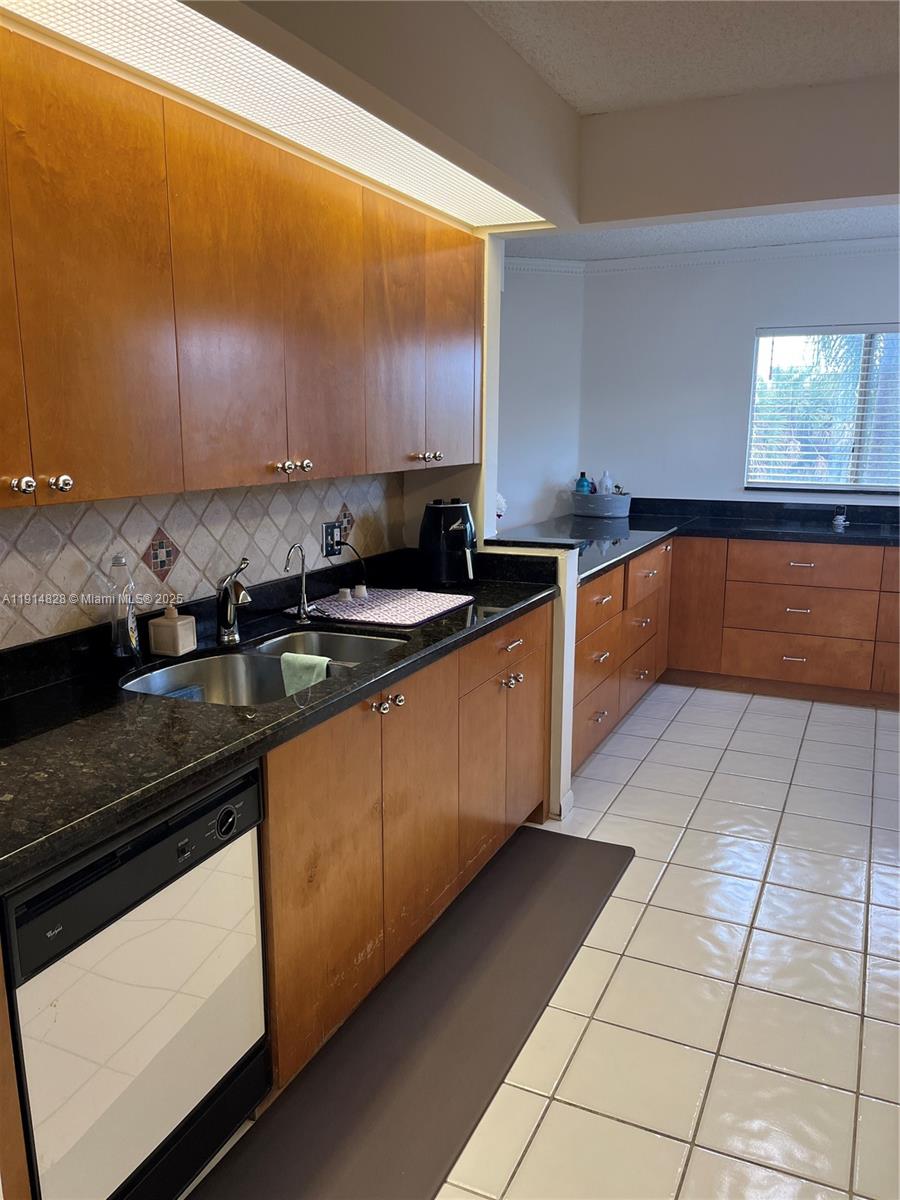 Suffolk At Century Villag