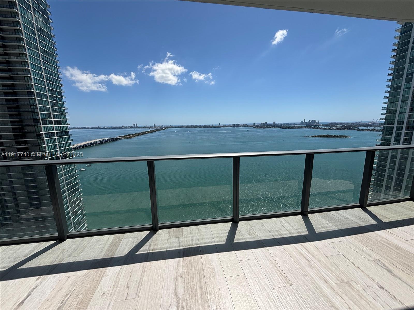 Apartamento para Alugar em Miami, FL