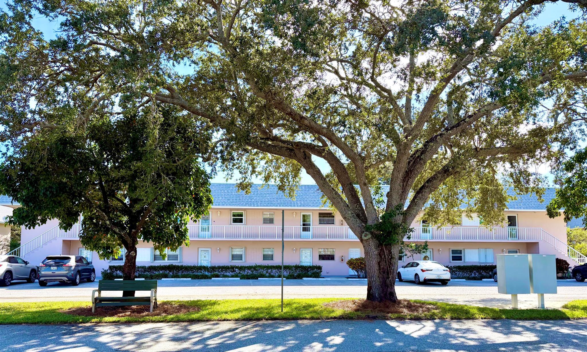 The Little Club Condo