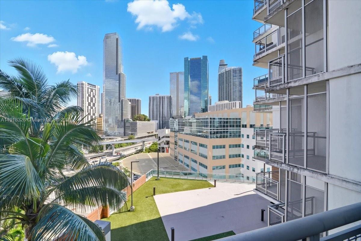 350 S Miami Ave #1205, Miami FL 33130