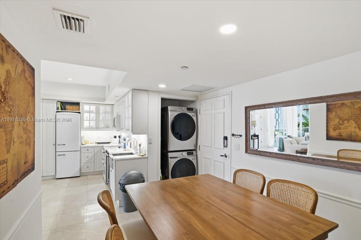 350 S Miami Ave #1205, Miami FL 33130