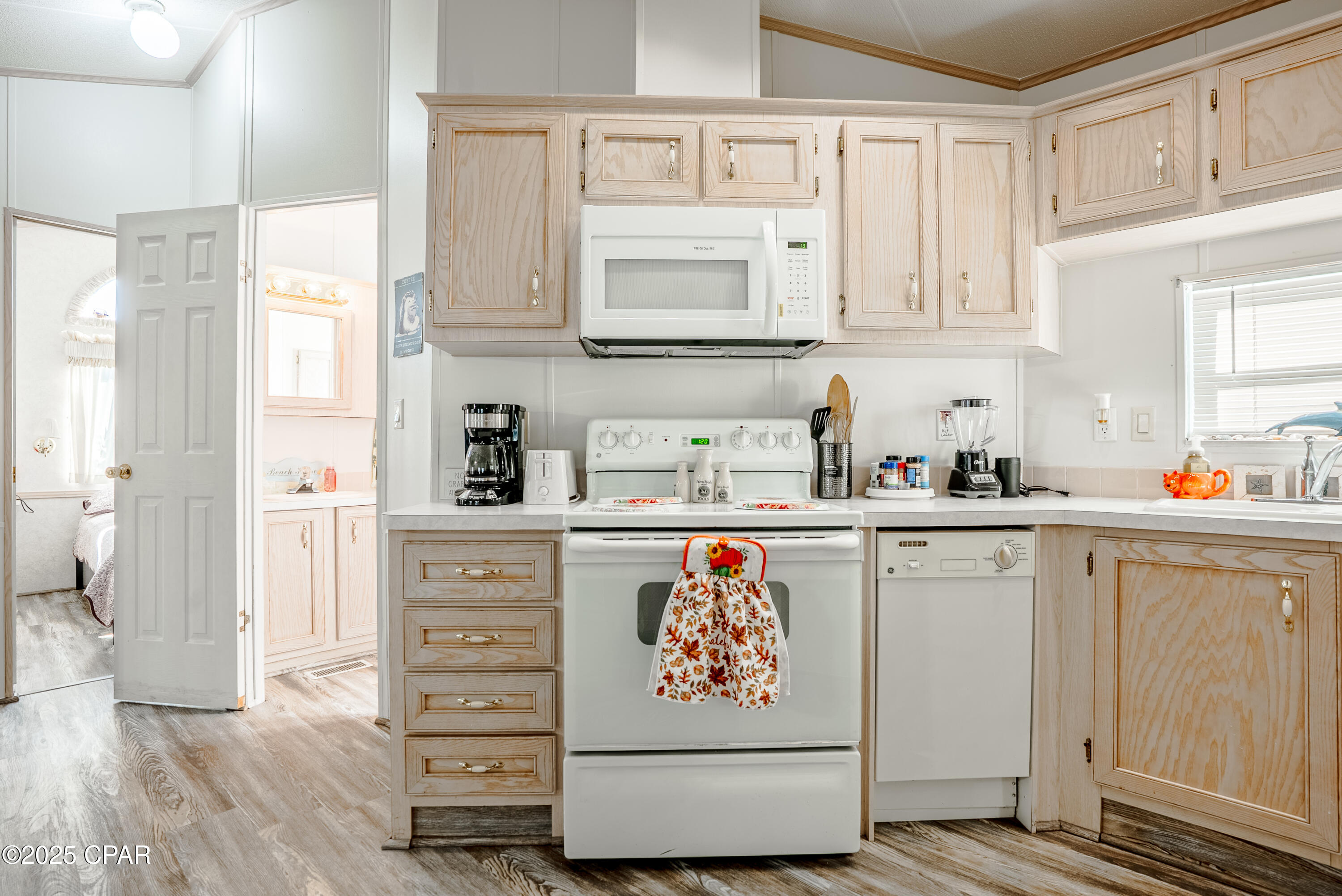 Image 10 For 1219 Thomas Drive 251