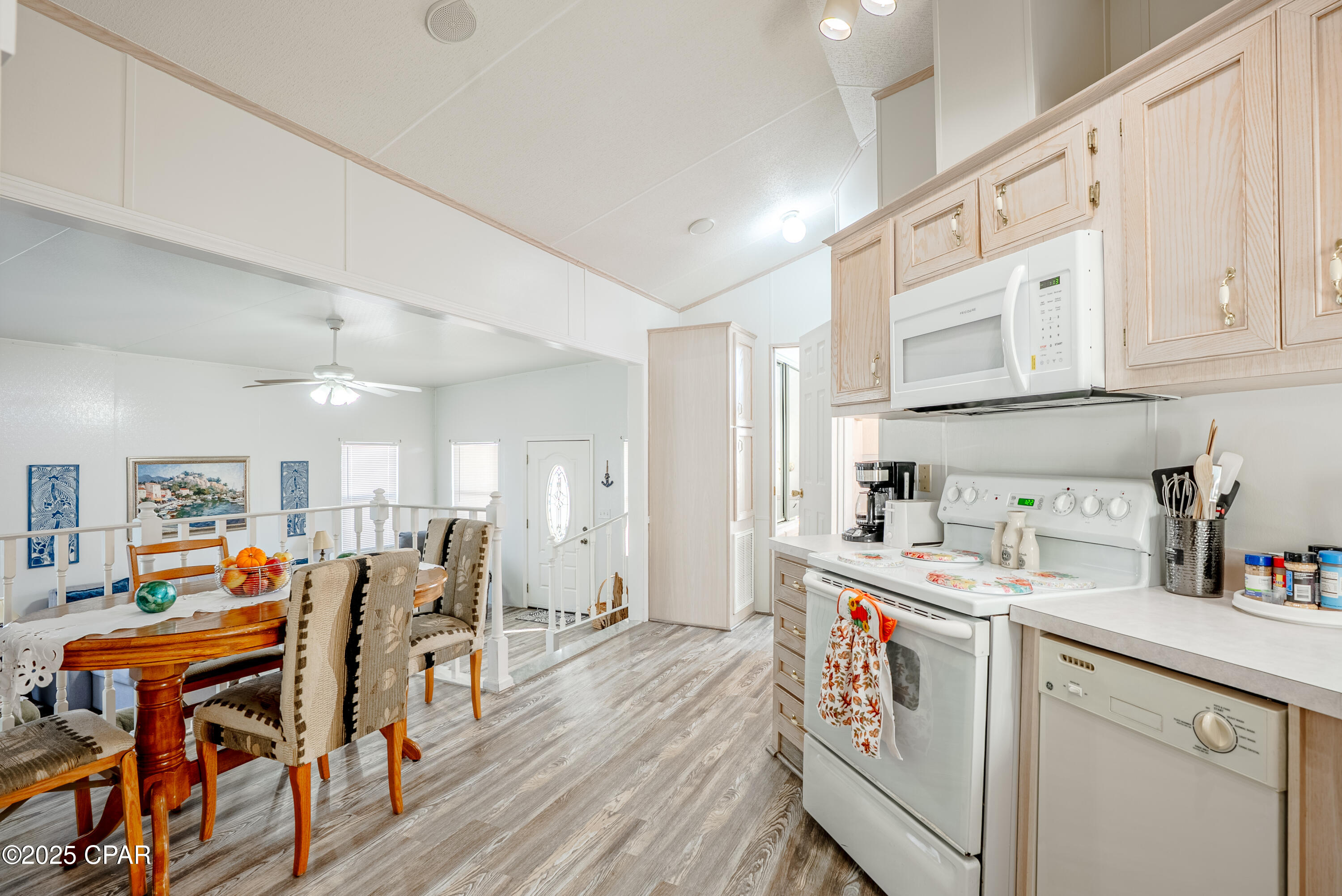 Image 11 For 1219 Thomas Drive 251