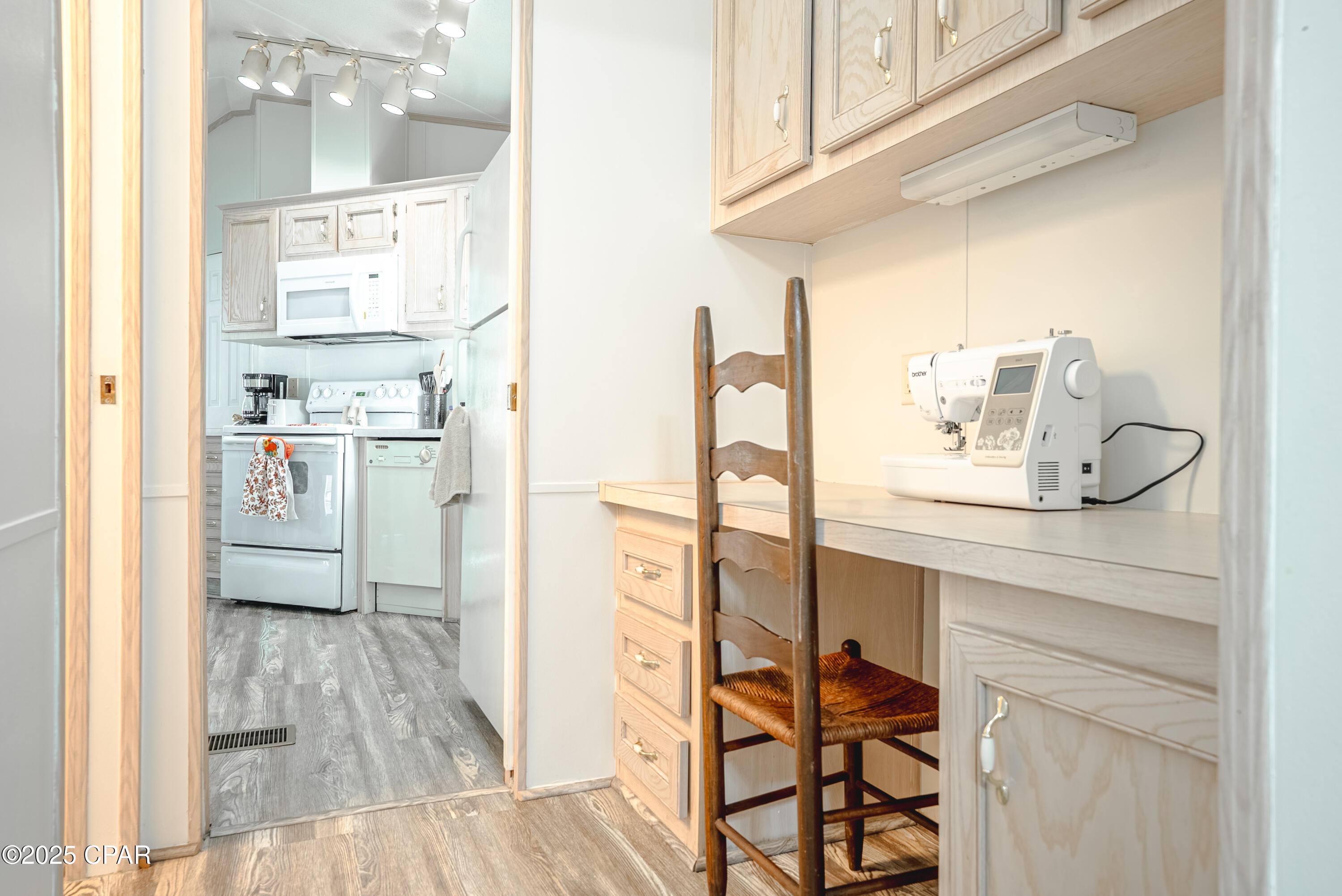 Image 19 For 1219 Thomas Drive 251