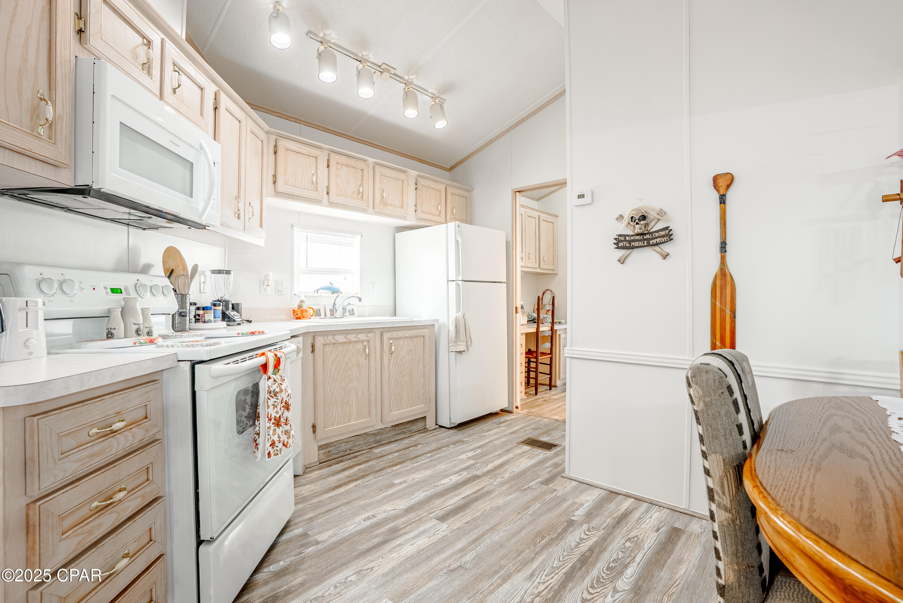 Image 8 For 1219 Thomas Drive 251