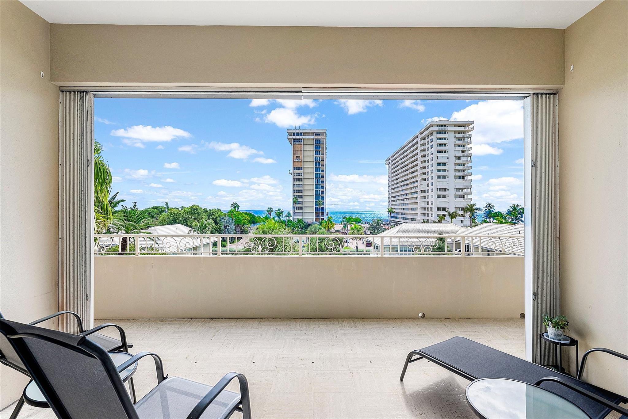 Photo 9 of home located at 1299 S Ocean Blvd R11, Boca Raton FL