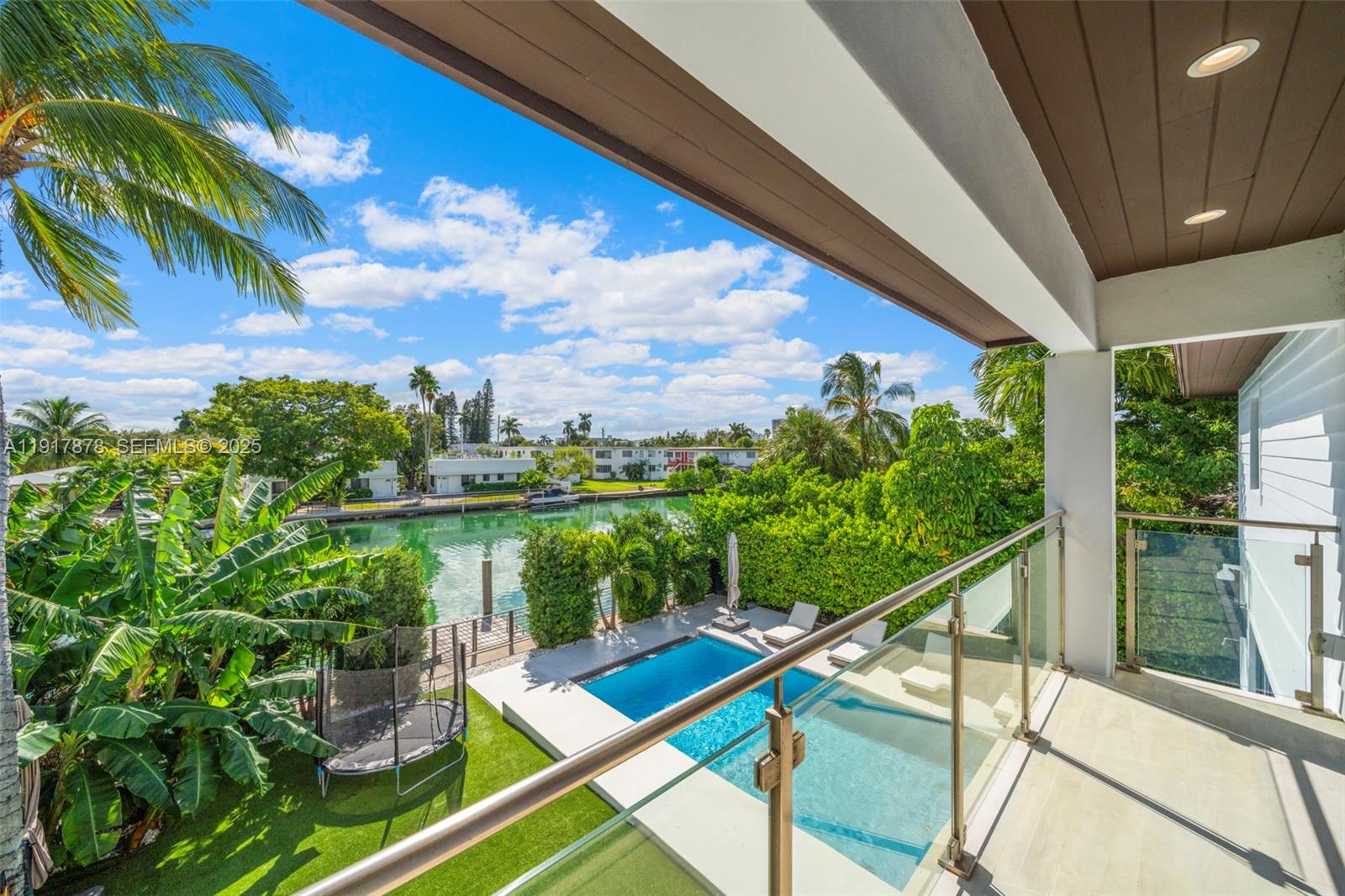 710 + 700 Shore Dr Miami Beach, FL 33141