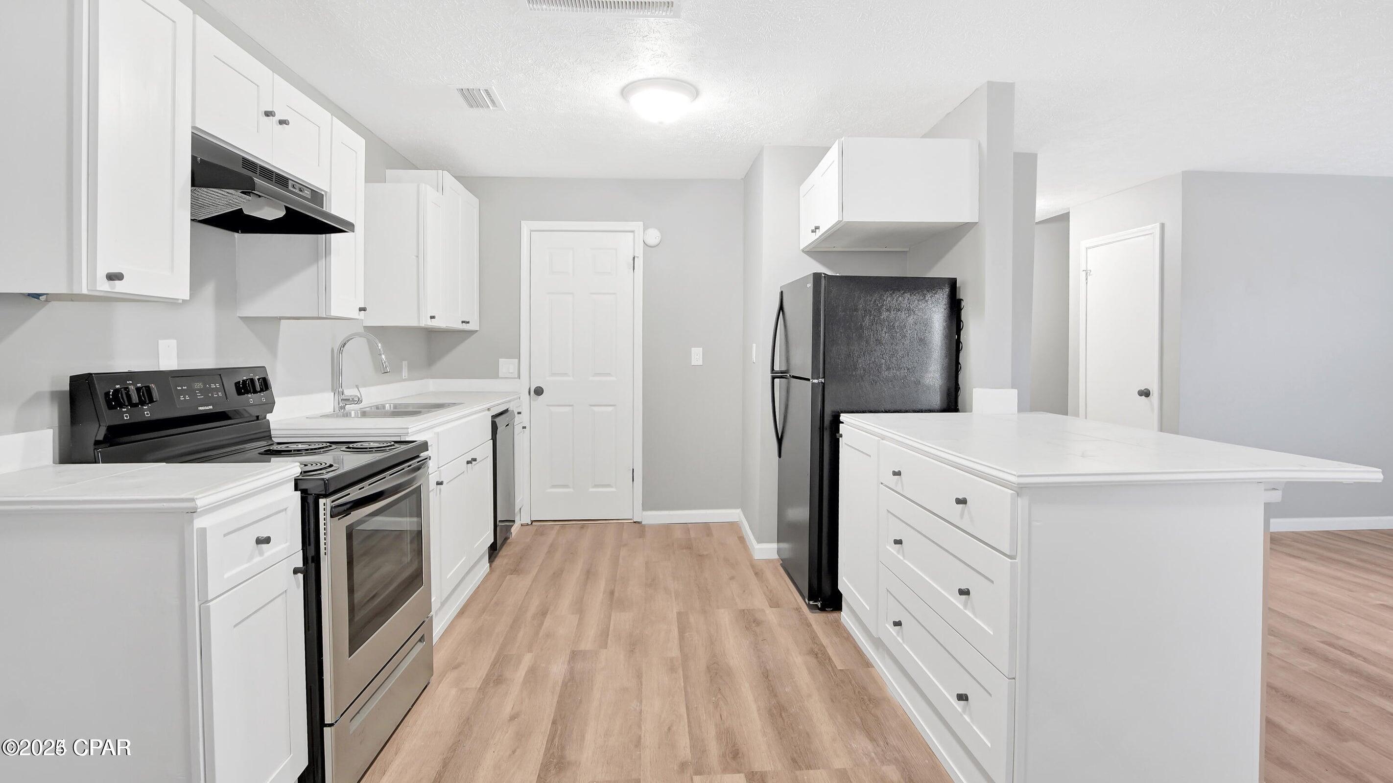 Image 3 For 1028 Spring Avenue