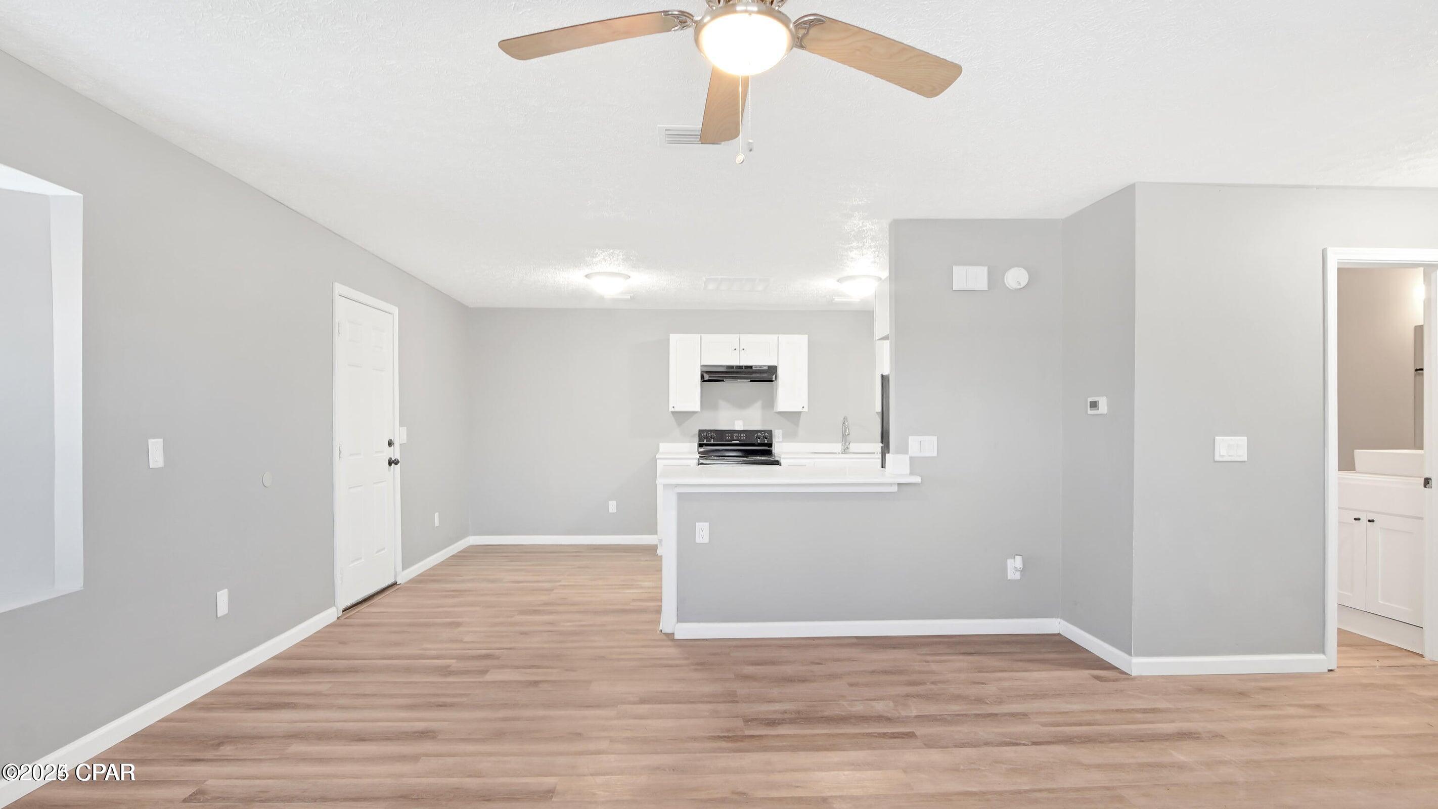 Image 4 For 1028 Spring Avenue