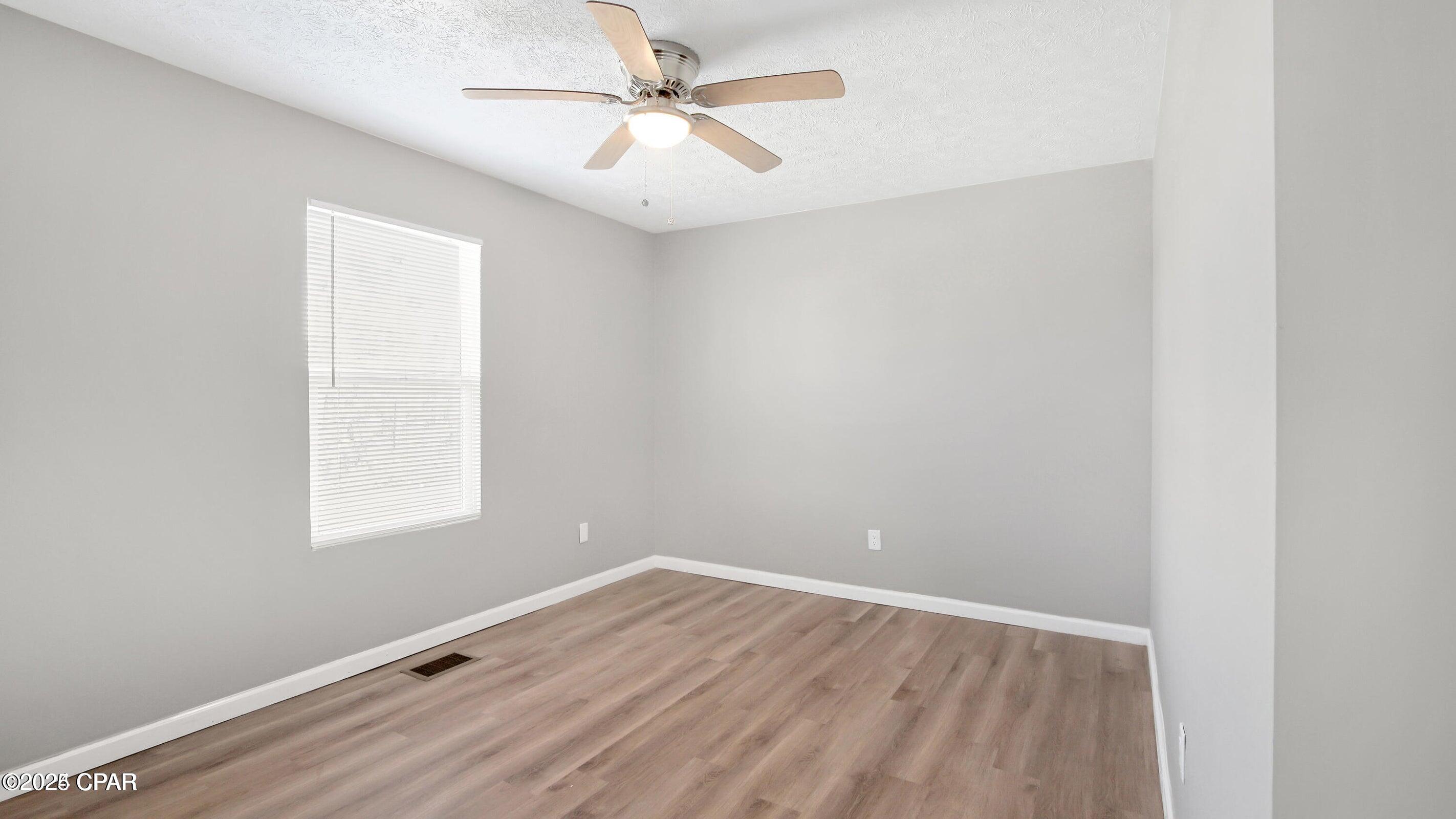 Image 6 For 1028 Spring Avenue