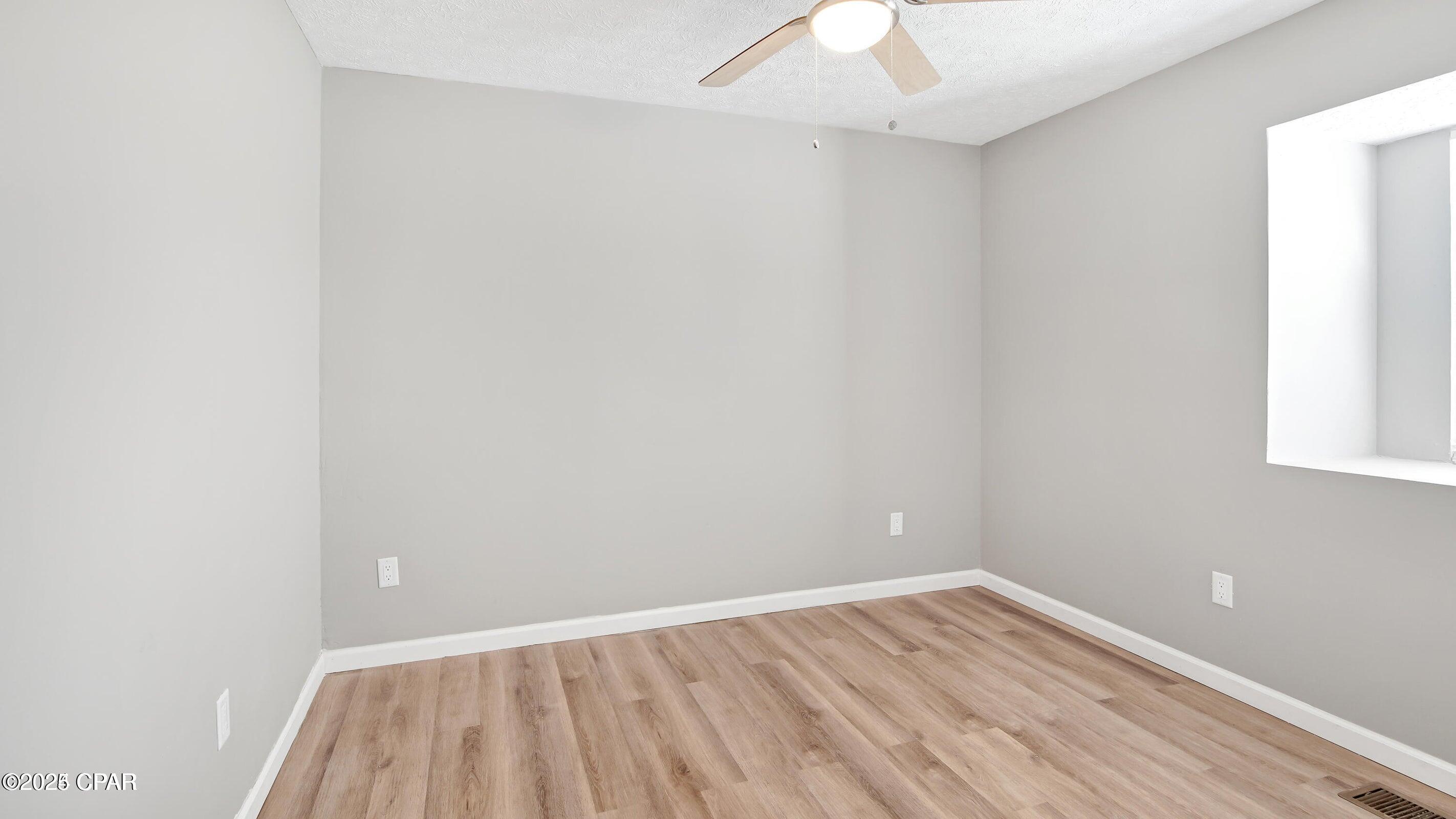 Image 7 For 1028 Spring Avenue