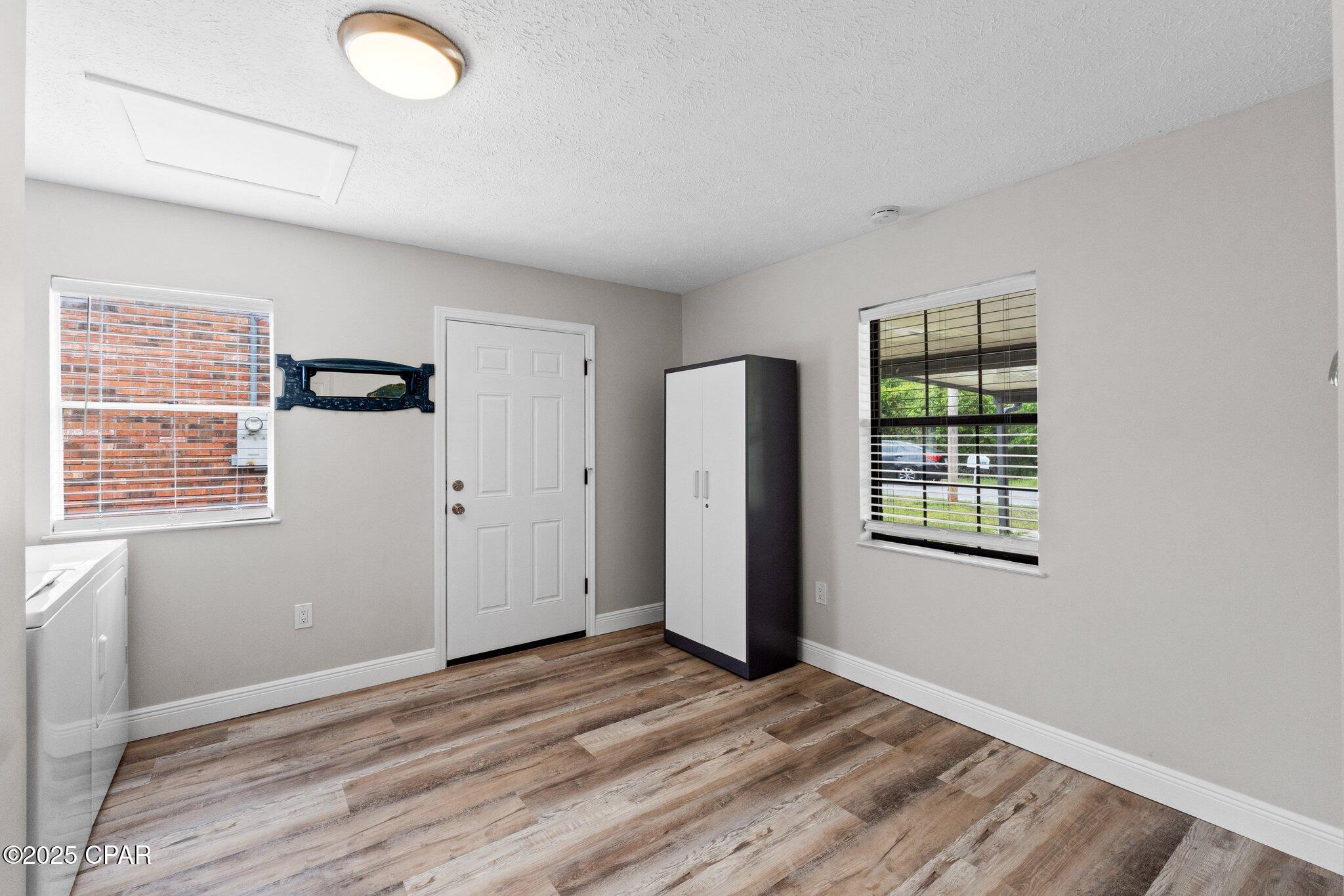 Image 13 For 6325 Elm Street