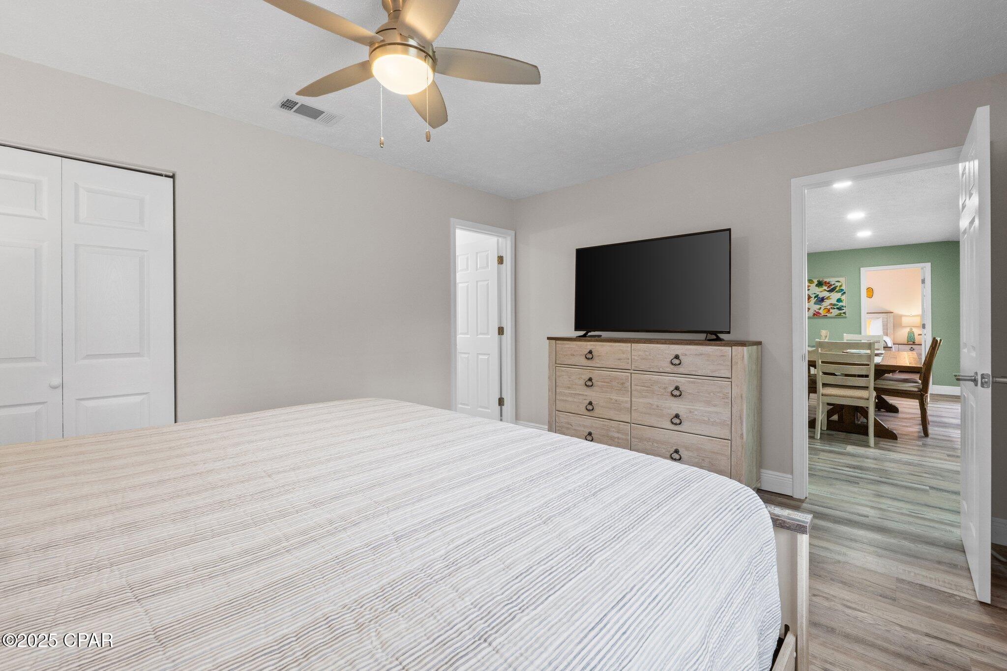 Image 33 For 6325 Elm Street