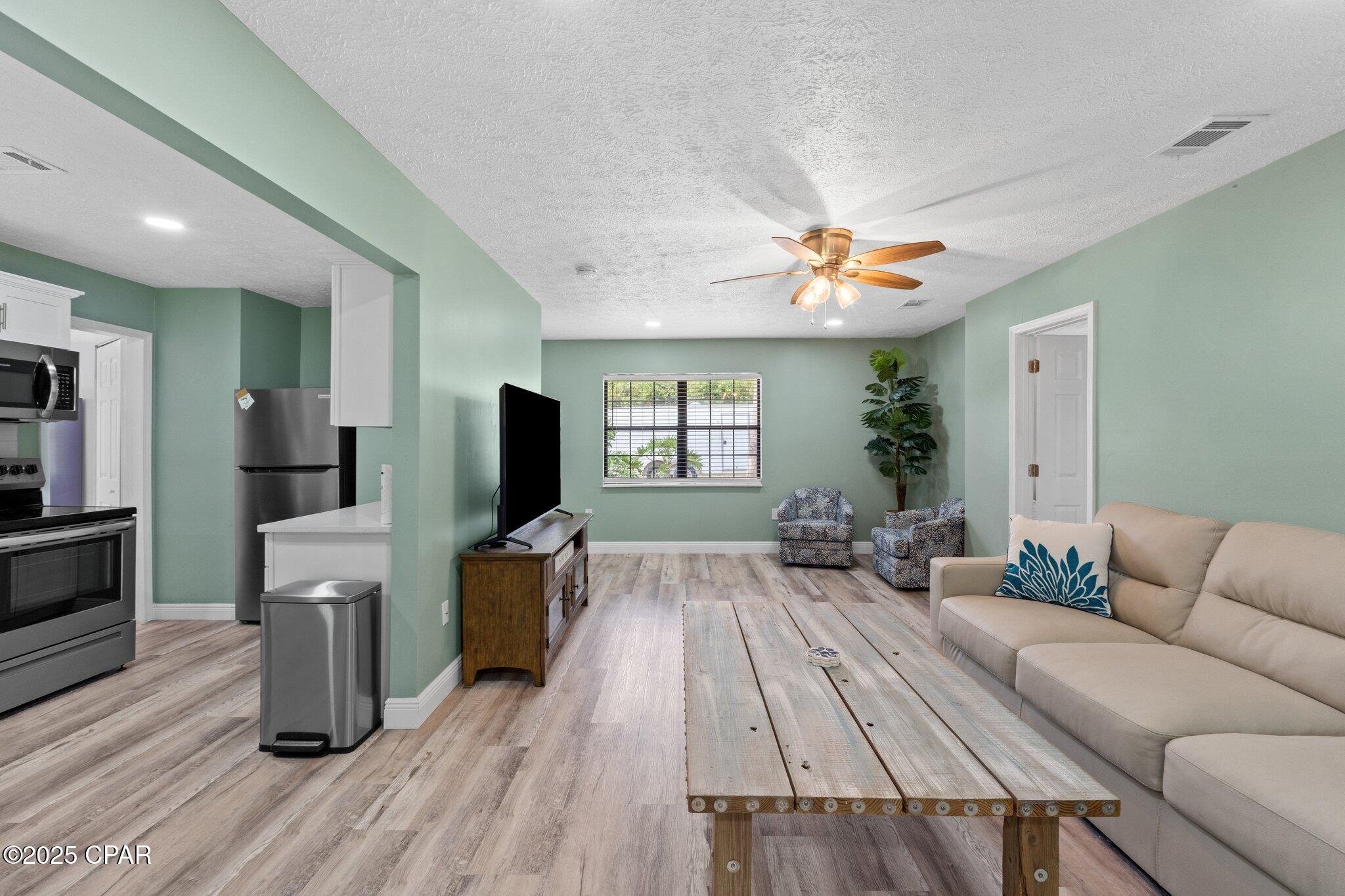 Image 8 For 6325 Elm Street