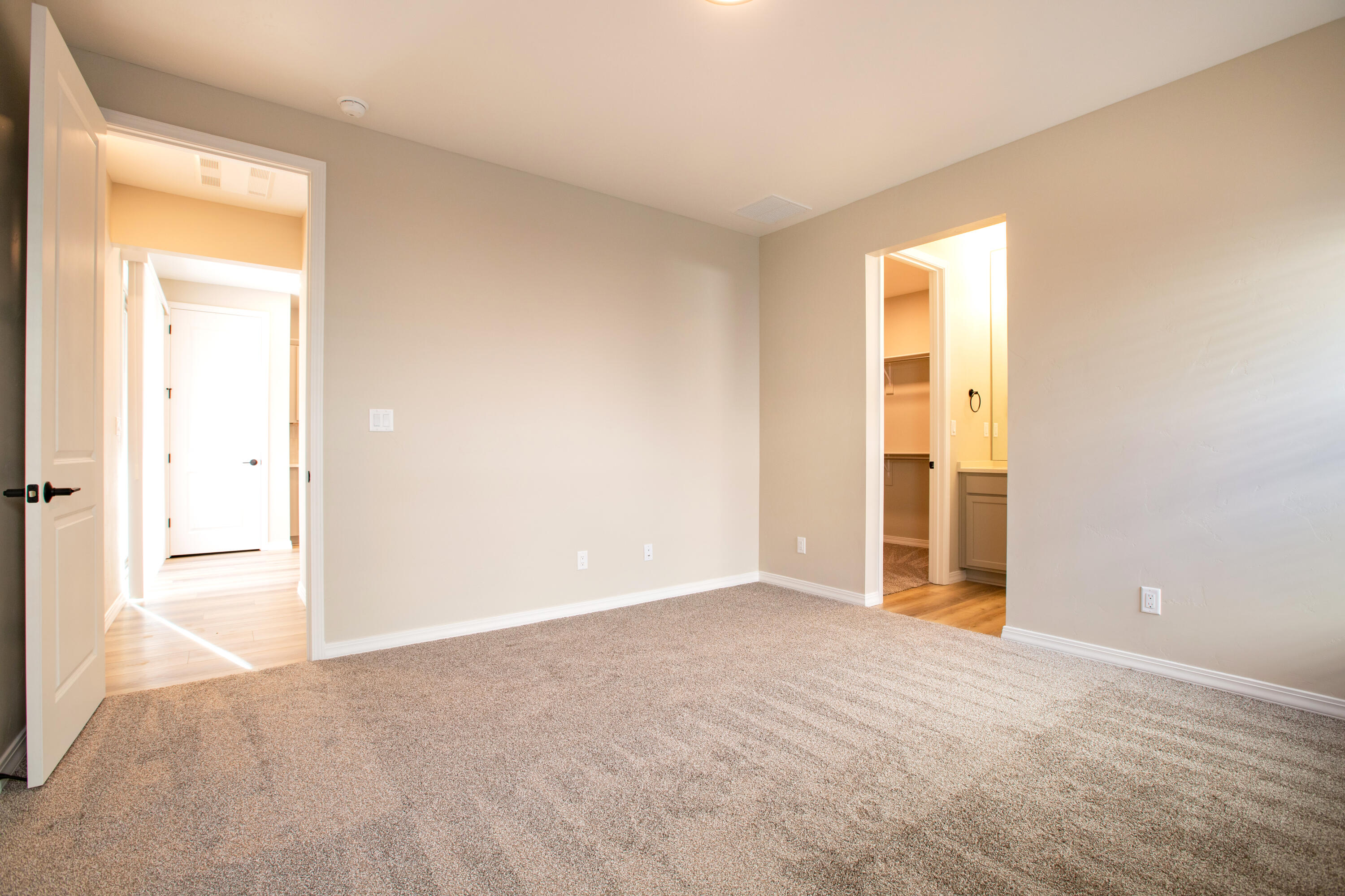 Photo 3 of Single family home for sale at 6048 Diebenkorn Dr Se, Albuquerque, NM 87106 | MLS# 1094854 | Listing updated on 2026-10-23