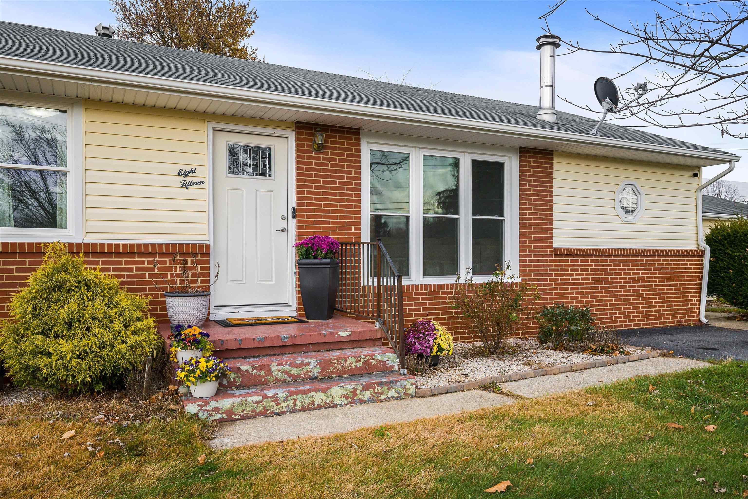 815 RUTHERFORD ST, Staunton, VA 24401