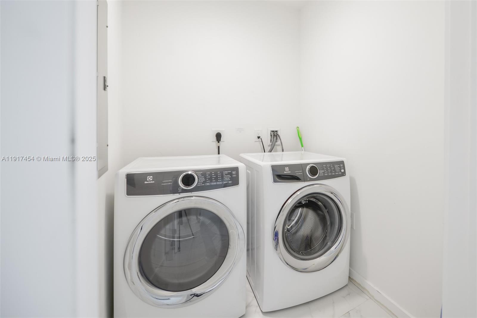851 NE 1st Ave #2801, Miami FL 33132
