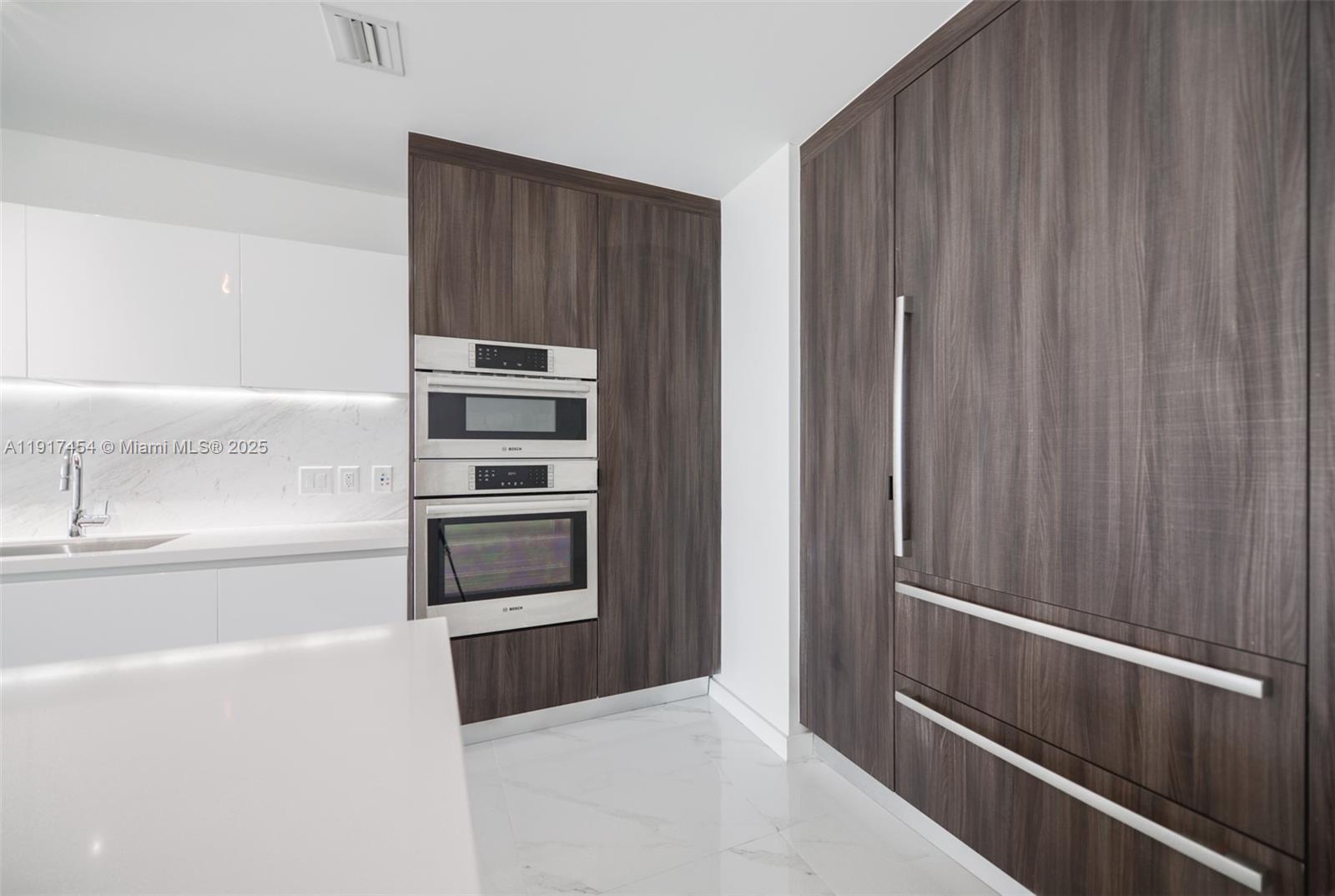 851 NE 1st Ave #2801, Miami FL 33132