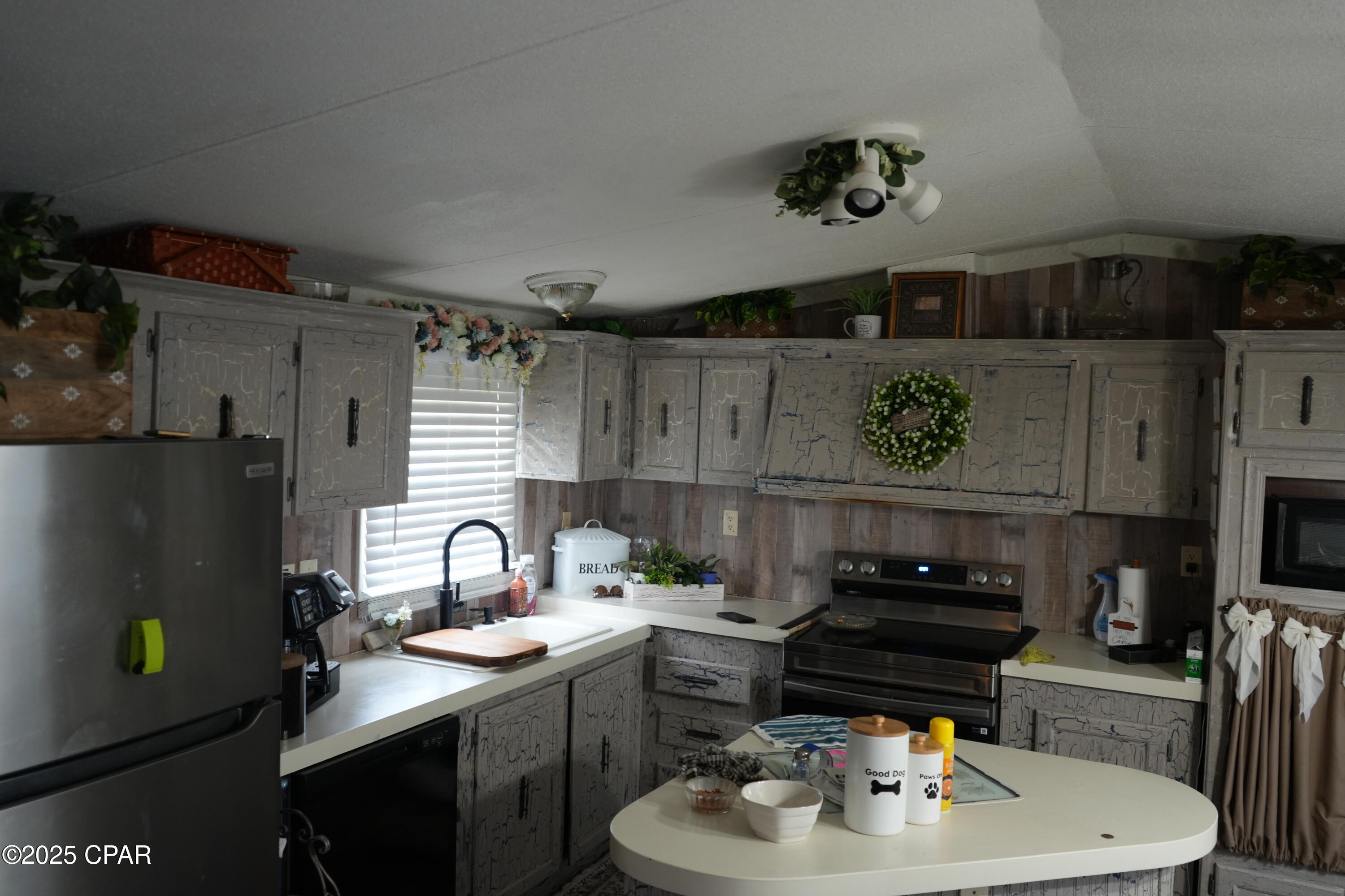 Image 6 For 9812 Morar Road