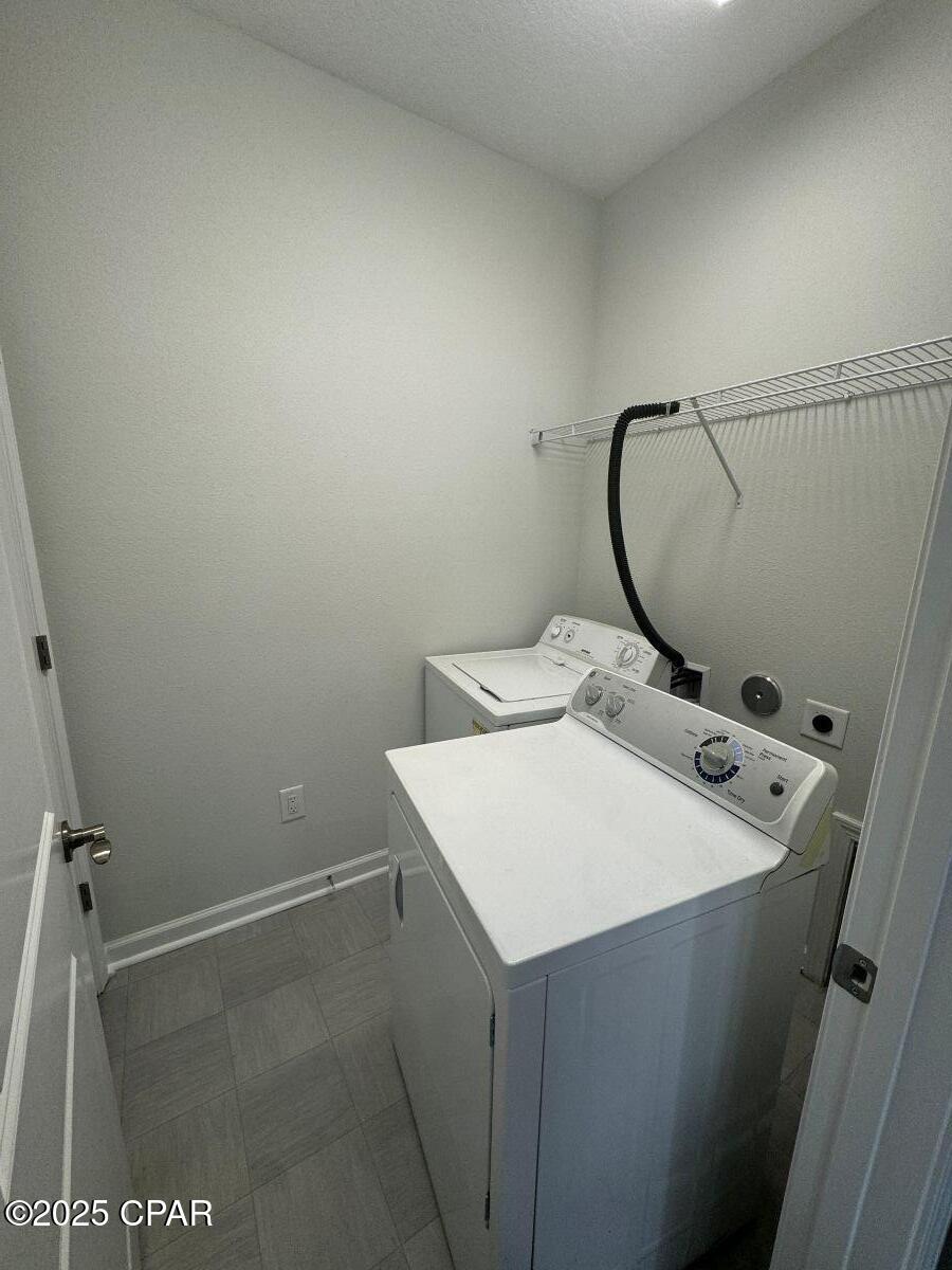 Image 9 For 8432 Dreams Float Court