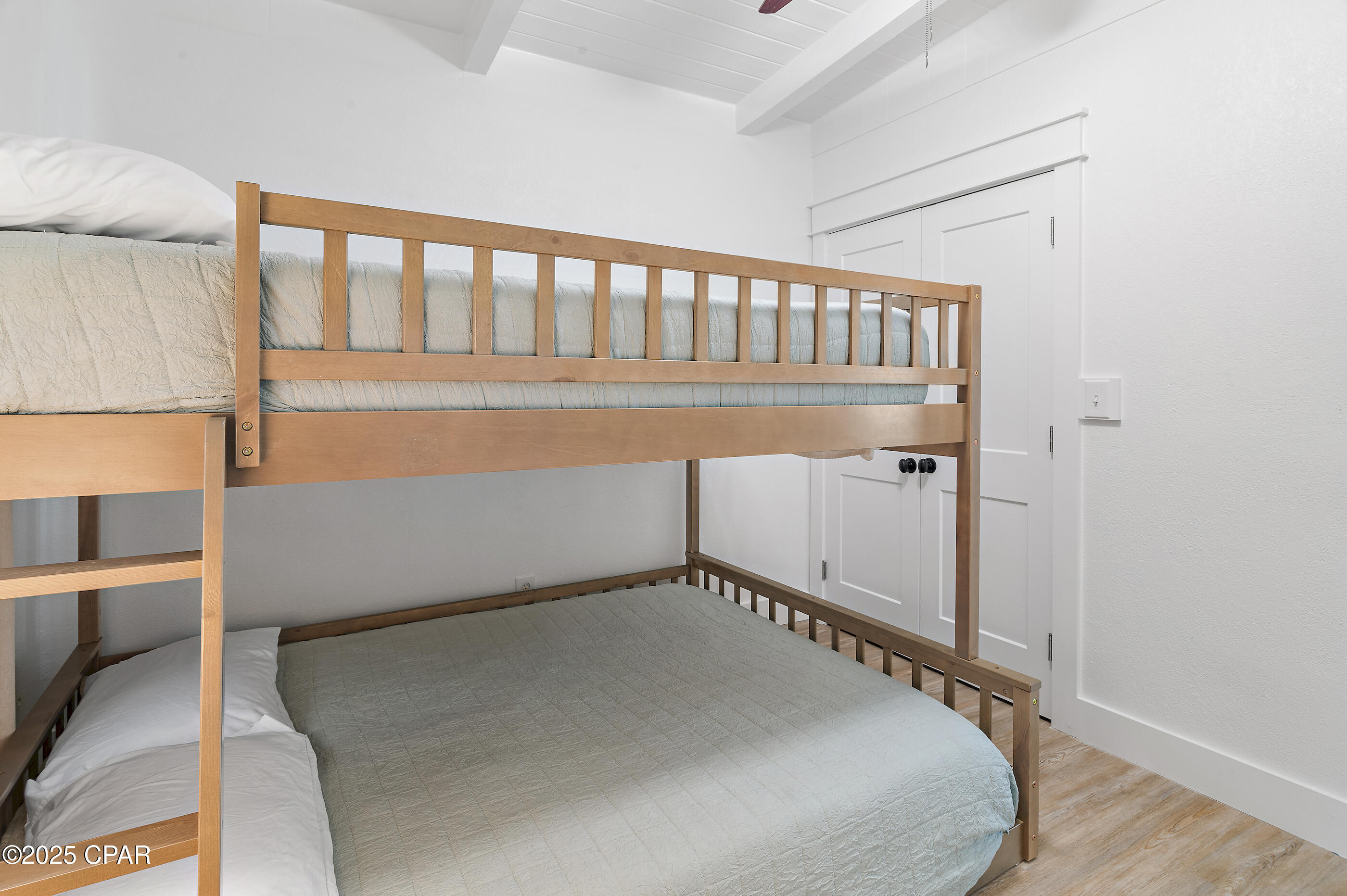 Image 18 For 325 Coronado Place