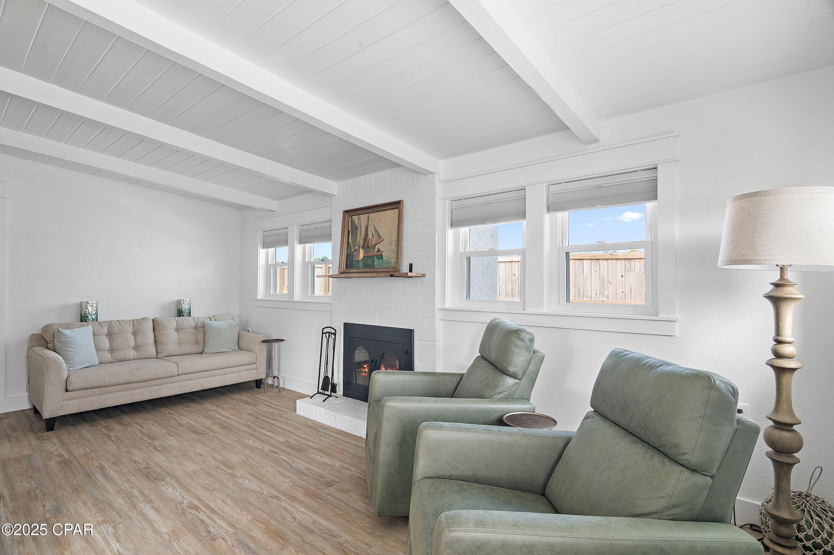 Image 2 For 325 Coronado Place