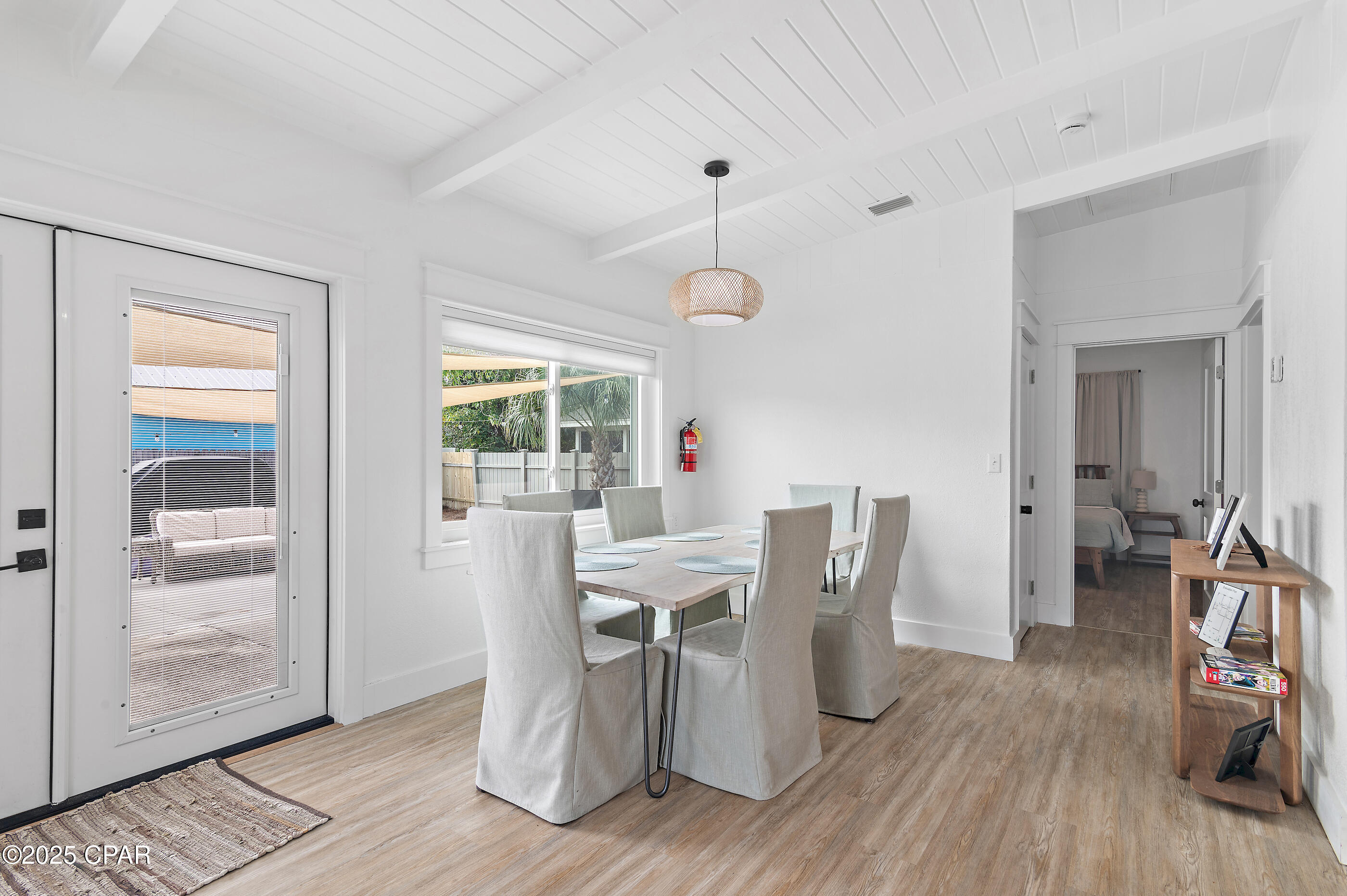 Image 3 For 325 Coronado Place