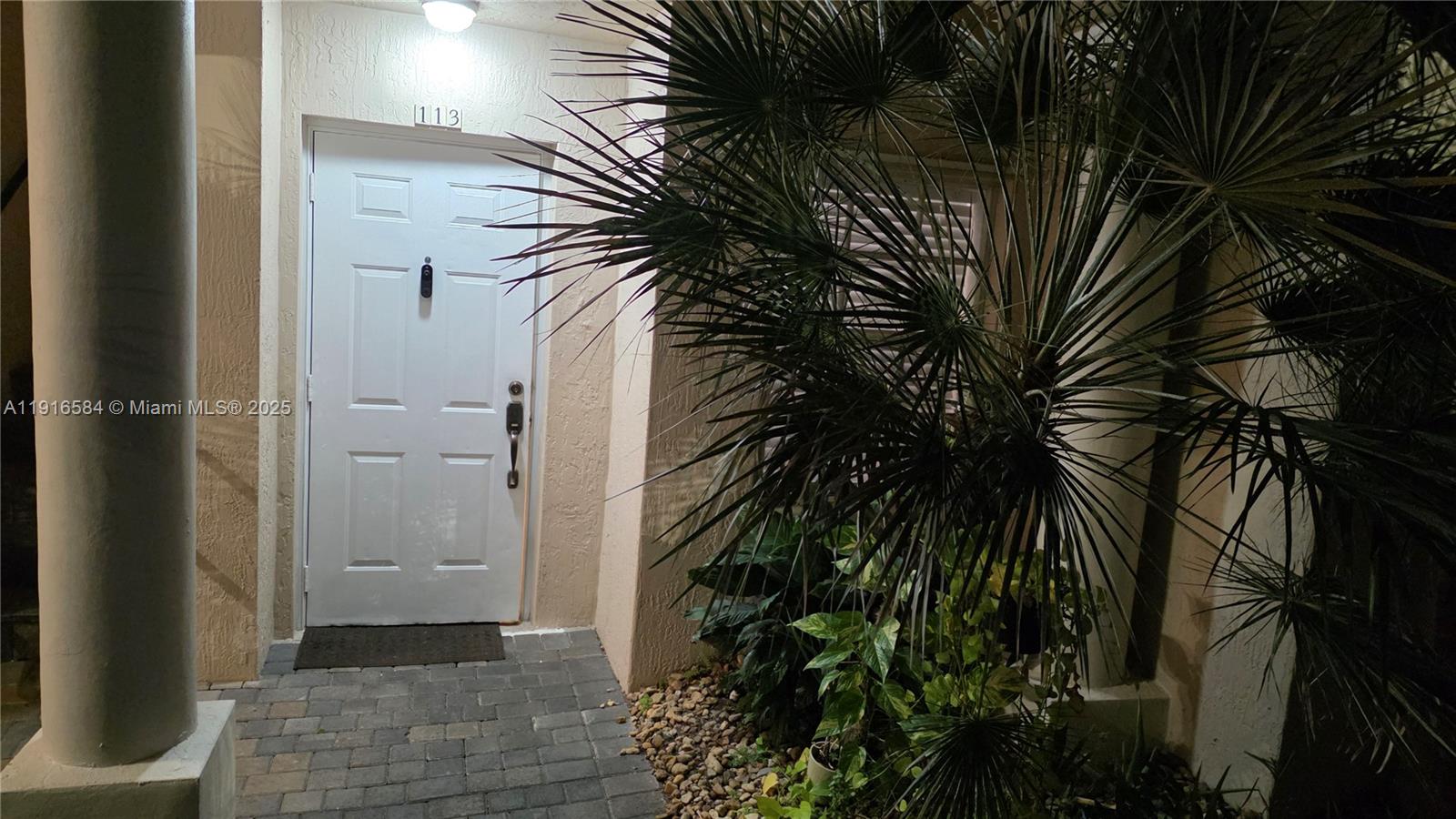 Las Brisas At Doral Condo